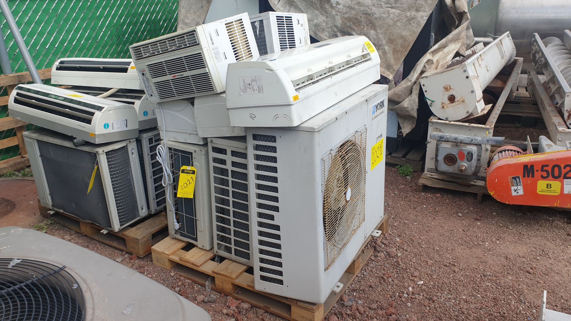 1 Air-conditioning lot, includes 3 condensers different brands - Image 13 of 14