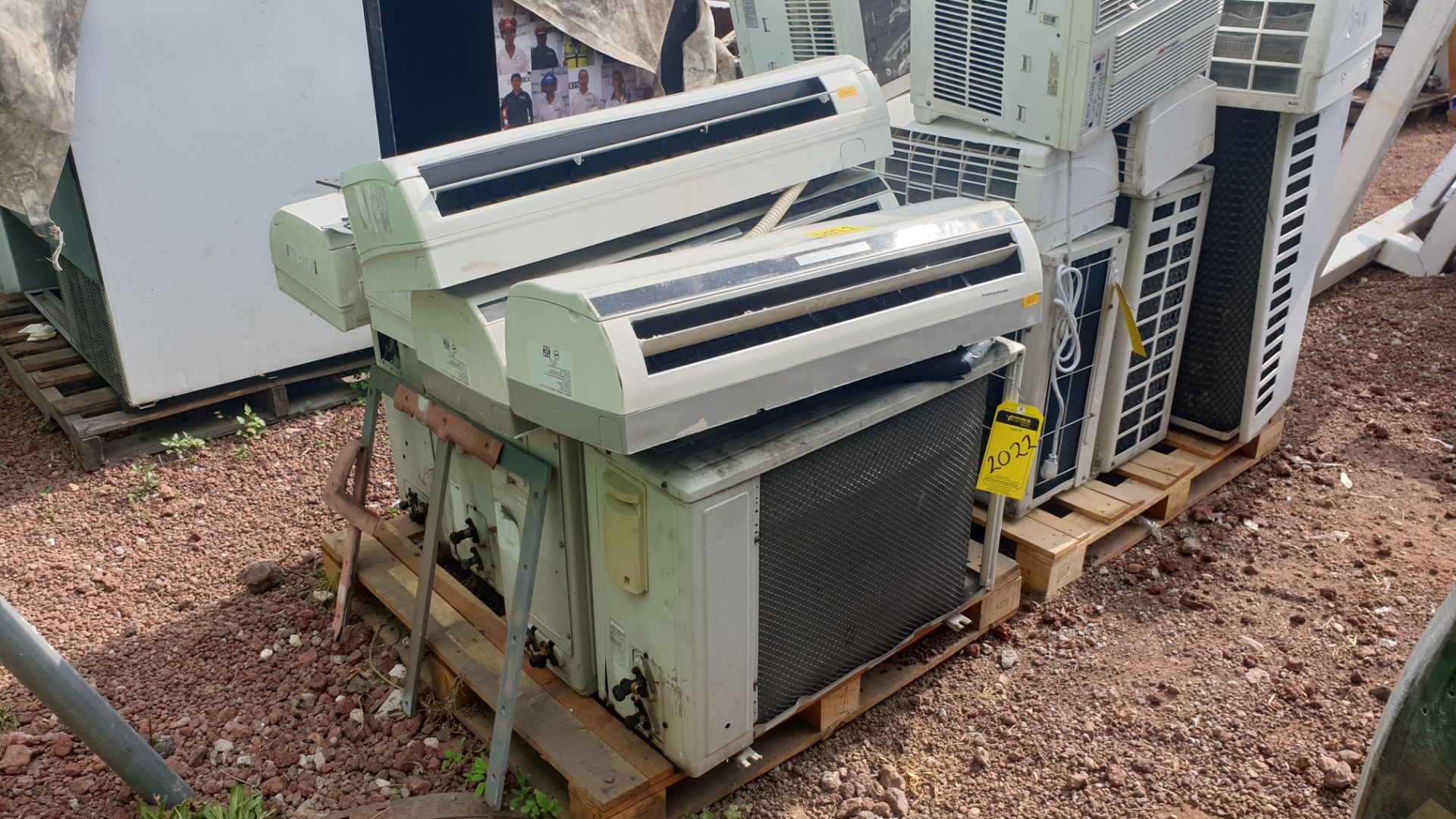 1 Air-conditioning lot, includes 4 York condenser units - Image 4 of 18