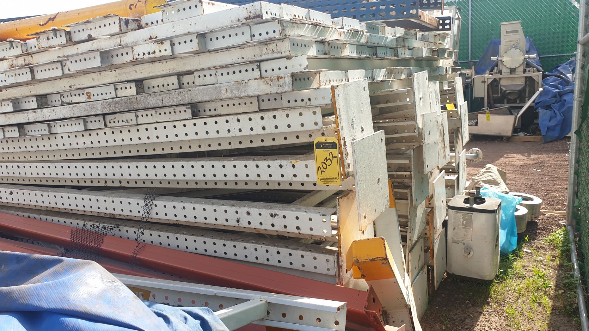 Lot of rack, 20 posts and 125 crossbars ( approximate parts). Please inspect - Bild 21 aus 22