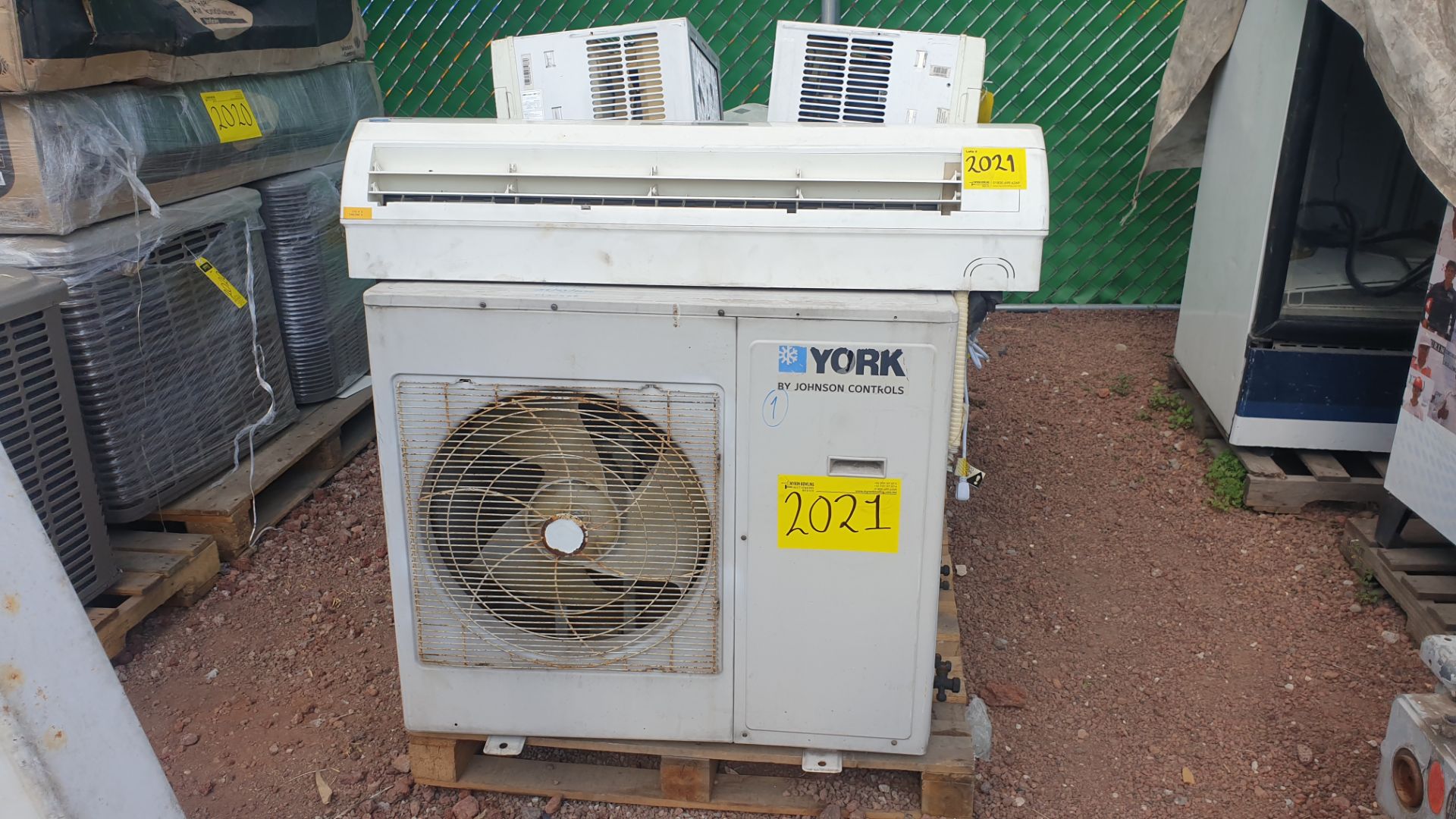 1 Air-conditioning lot, includes 3 condensers different brands