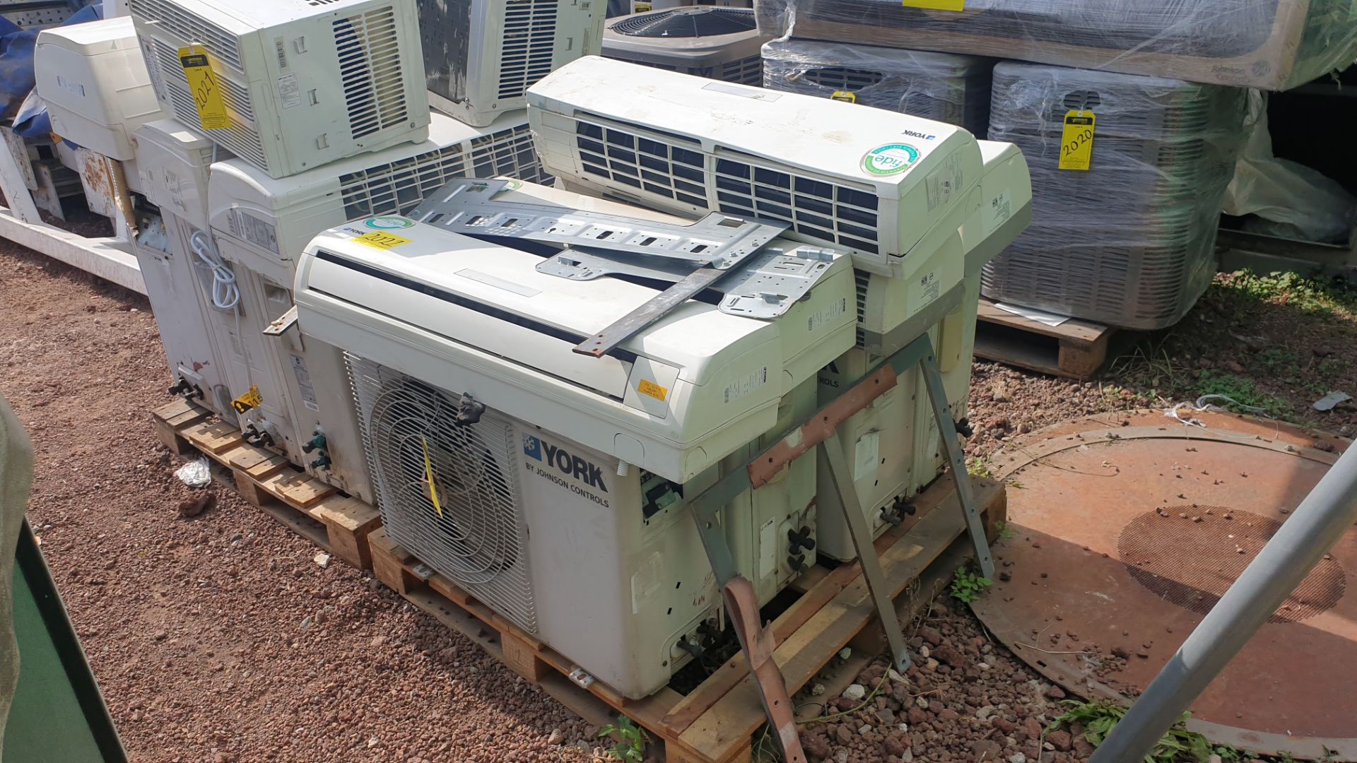 1 Air-conditioning lot, includes 4 York condenser units - Image 18 of 18