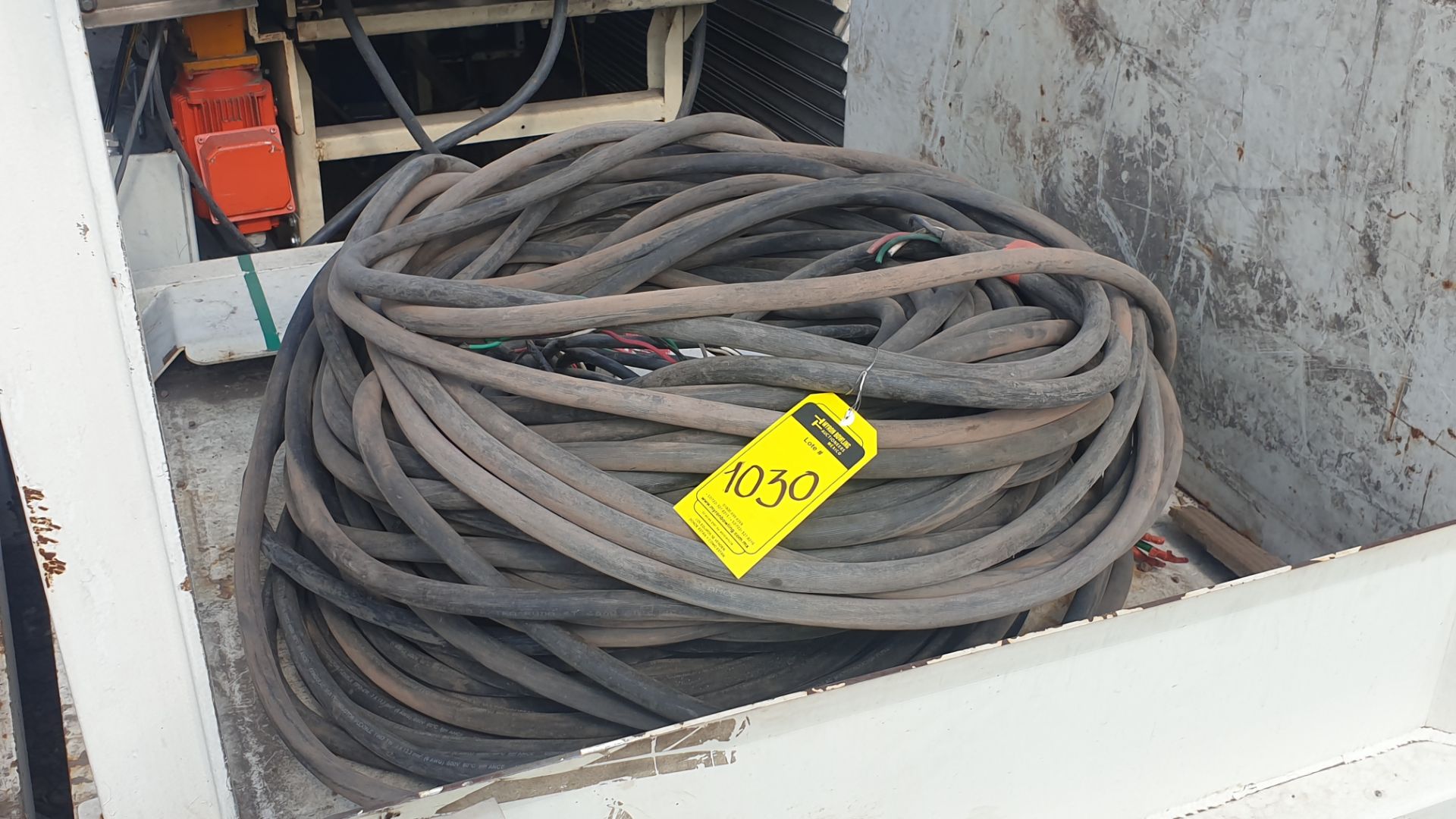 Lot of cable for high tension of 3 lines different gauge 80 mts approximately - Bild 3 aus 6