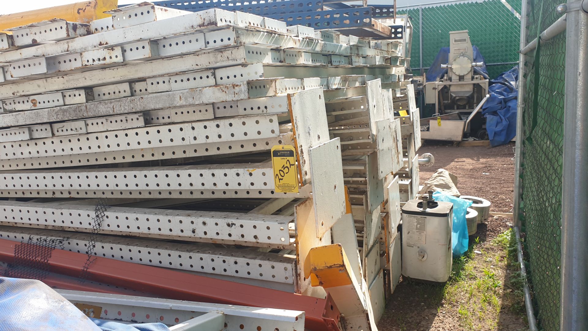 Lot of rack, 20 posts and 125 crossbars ( approximate parts). Please inspect - Bild 13 aus 22