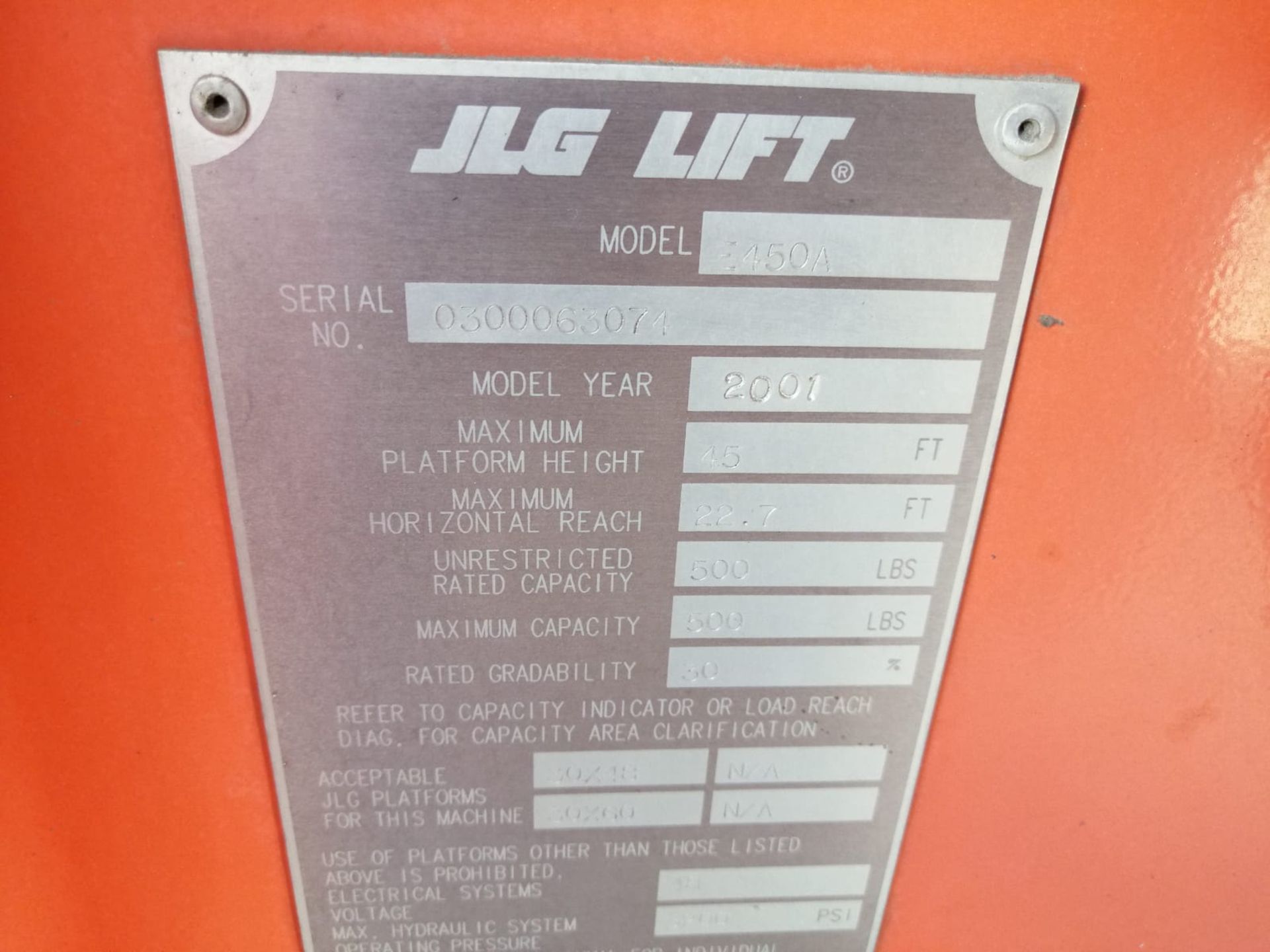 1 JLG Lift model E450A year 2001 N/S 0300063074 maximum lift 12 meters. Please inspect. - Image 24 of 32