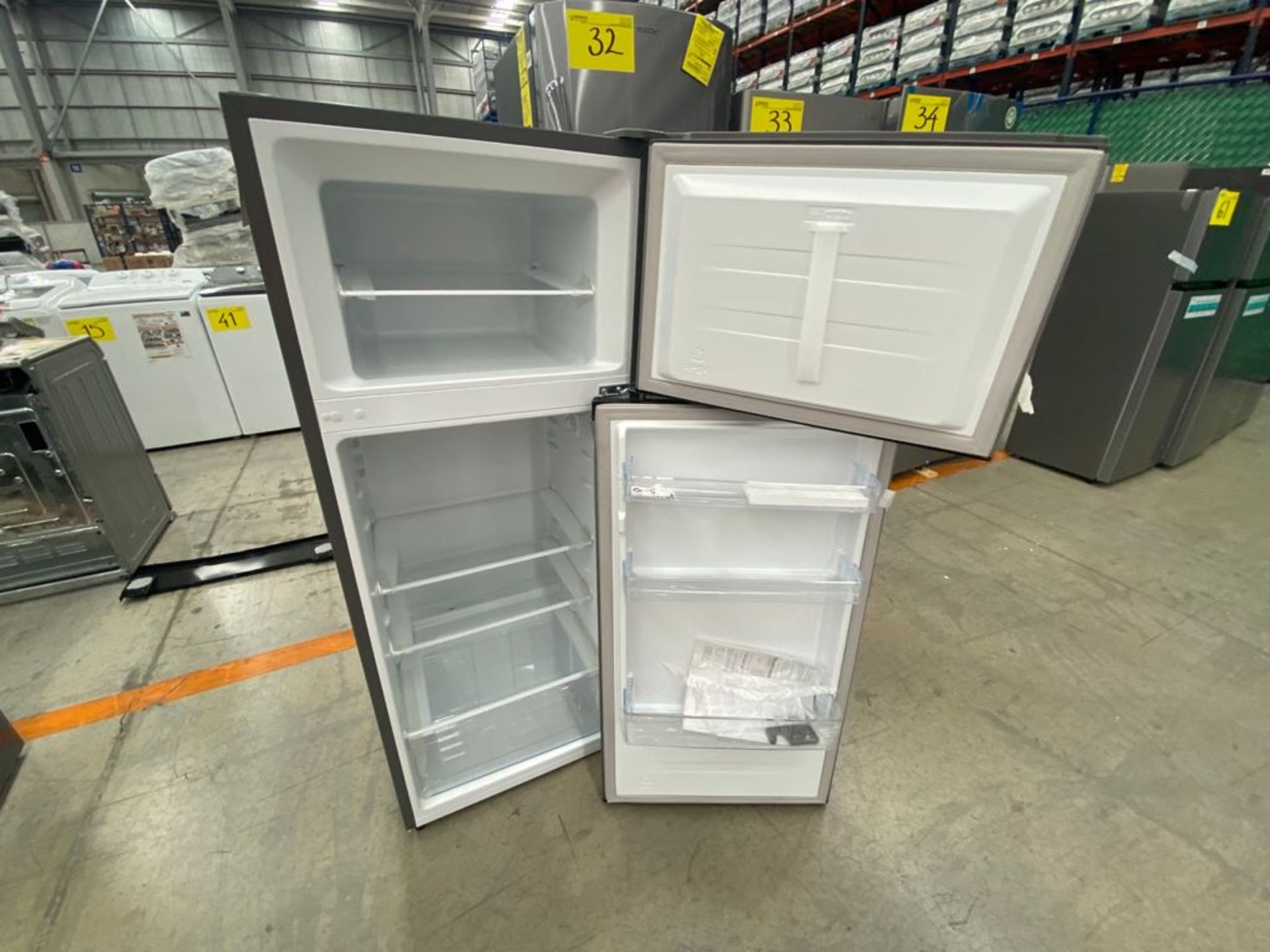 2 Refrigeradores marca Hisense color gris modelo RT80D6AWX - Image 20 of 28