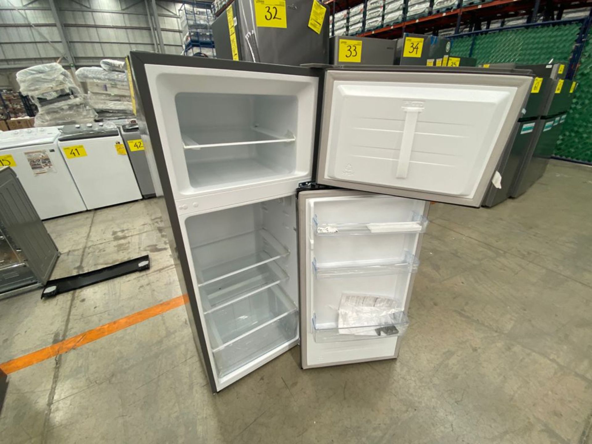 2 Refrigeradores marca Hisense color gris modelo RT80D6AWX - Image 24 of 28