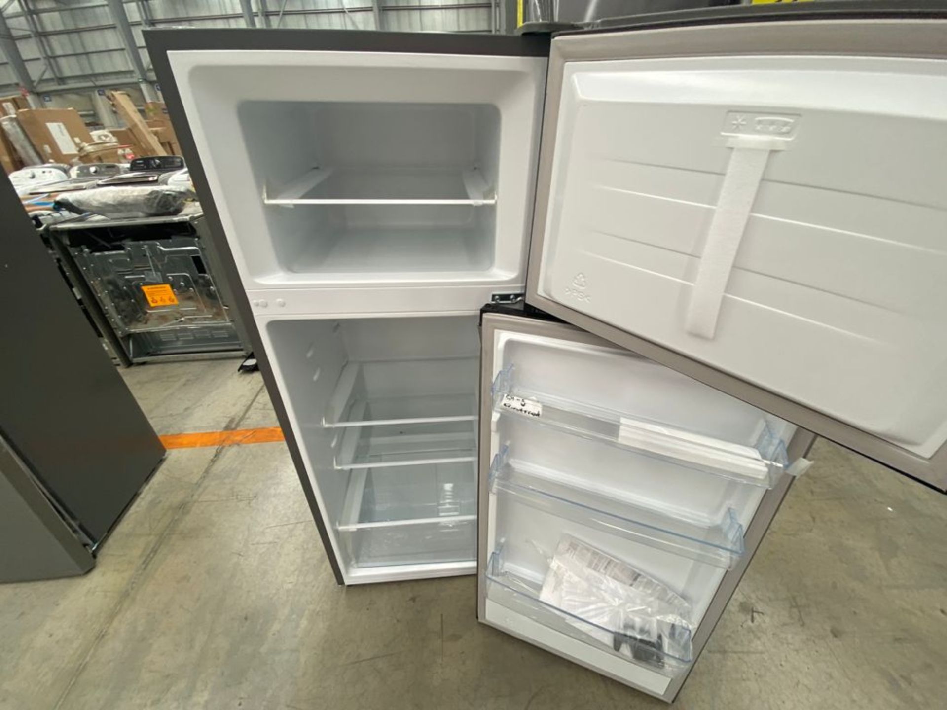 2 Refrigeradores marca Hisense color gris modelo RT80D6AWX - Image 21 of 28