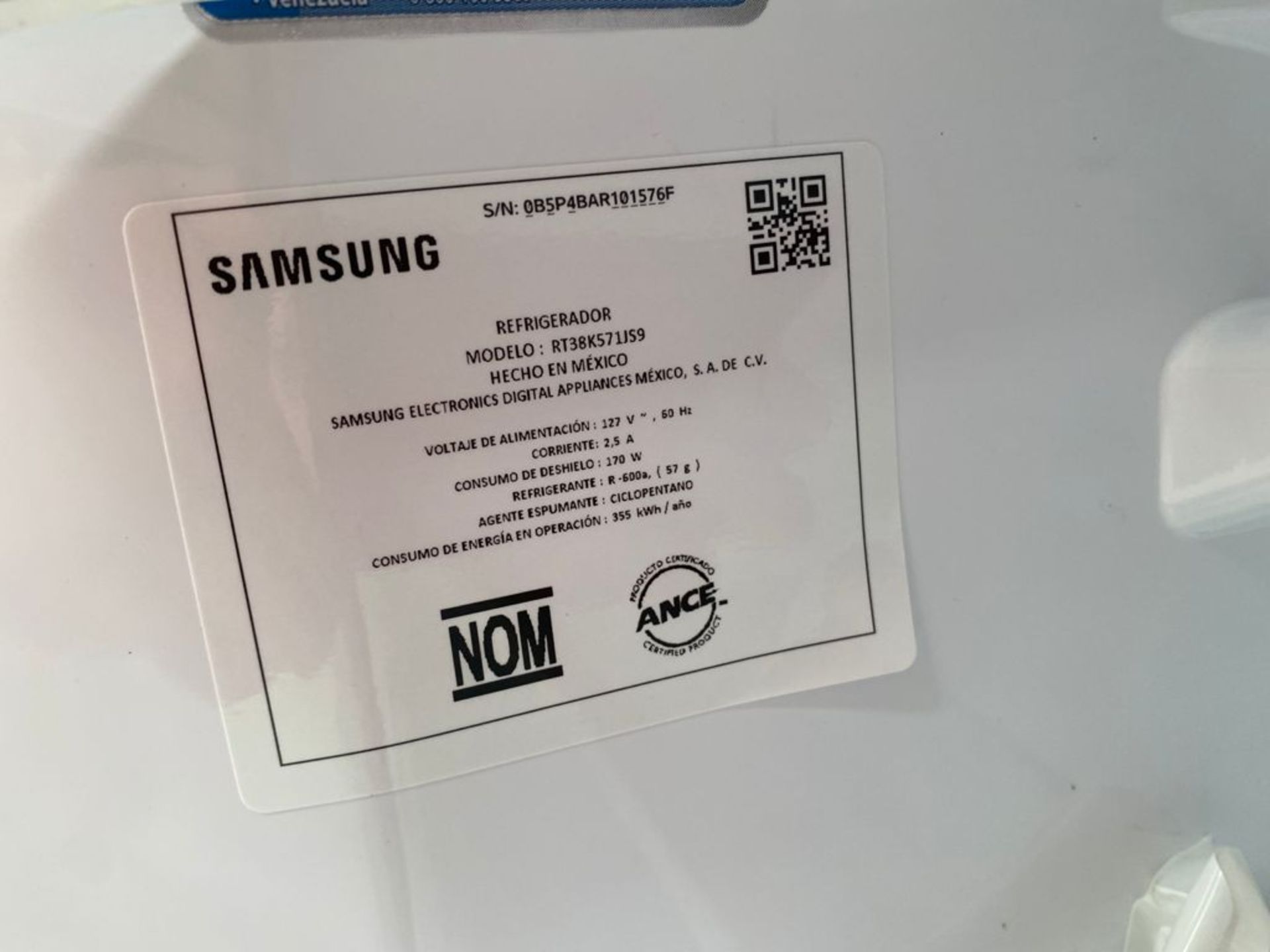 1 Refrigerador marca Samsung color gris con despachador de agua - Image 13 of 14