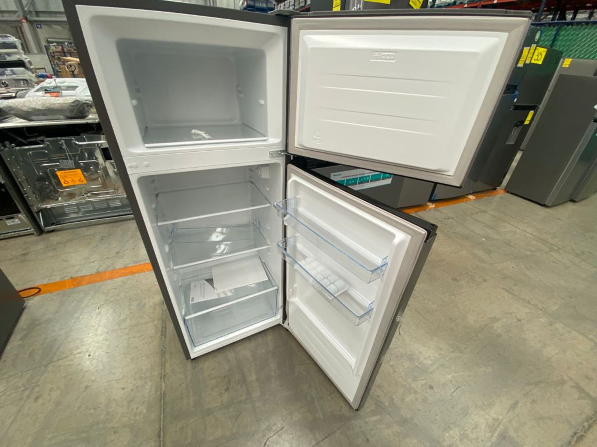 2 Refrigeradores marca Hisense color gris modelo RT80D6AWX - Image 14 of 28