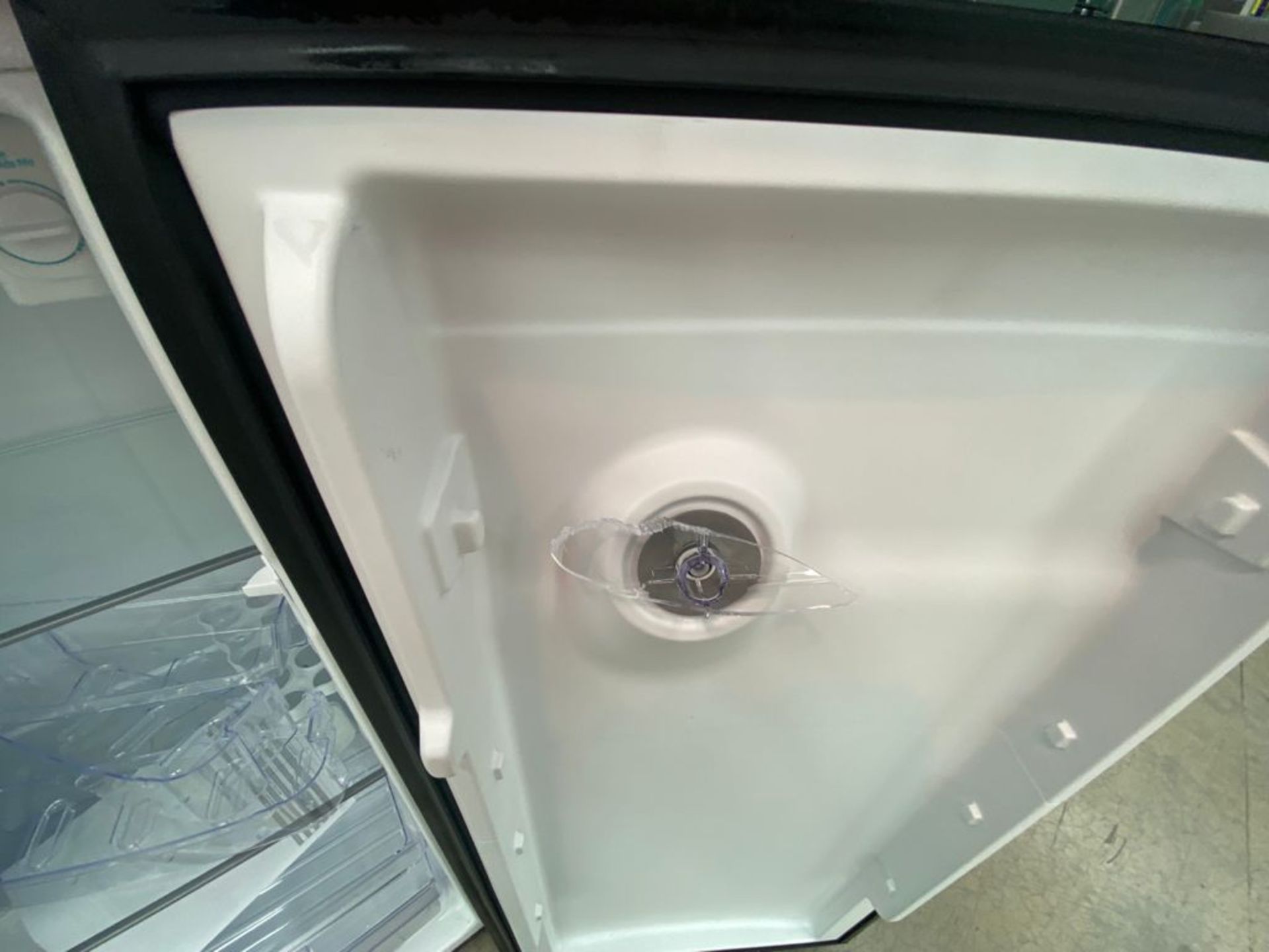 1 Refrigerador marca Whirlpool color gris con despachador de agua - Image 17 of 19
