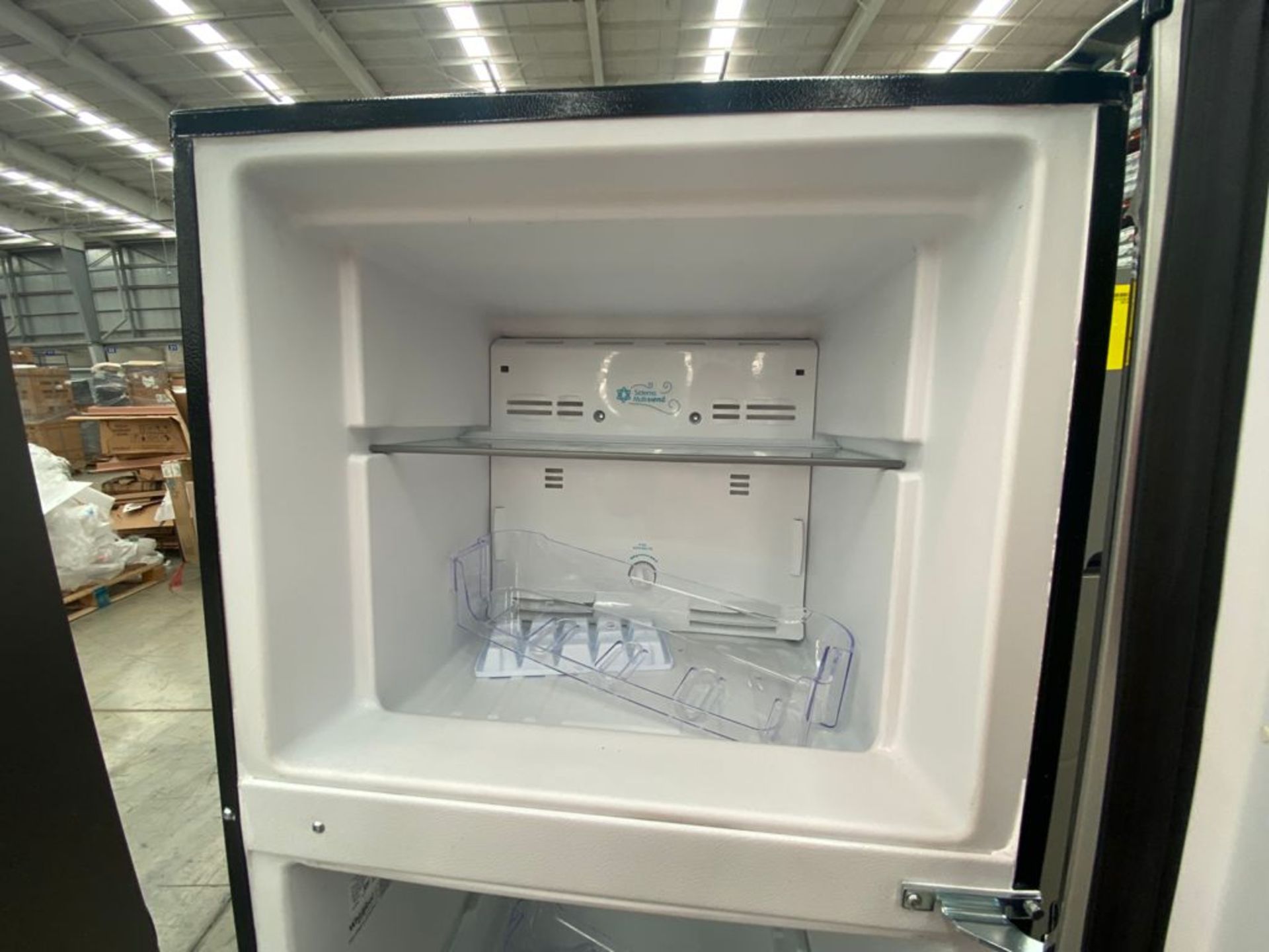 1 Refrigerador marca Whirlpool color gris con despachador de agua - Image 15 of 19