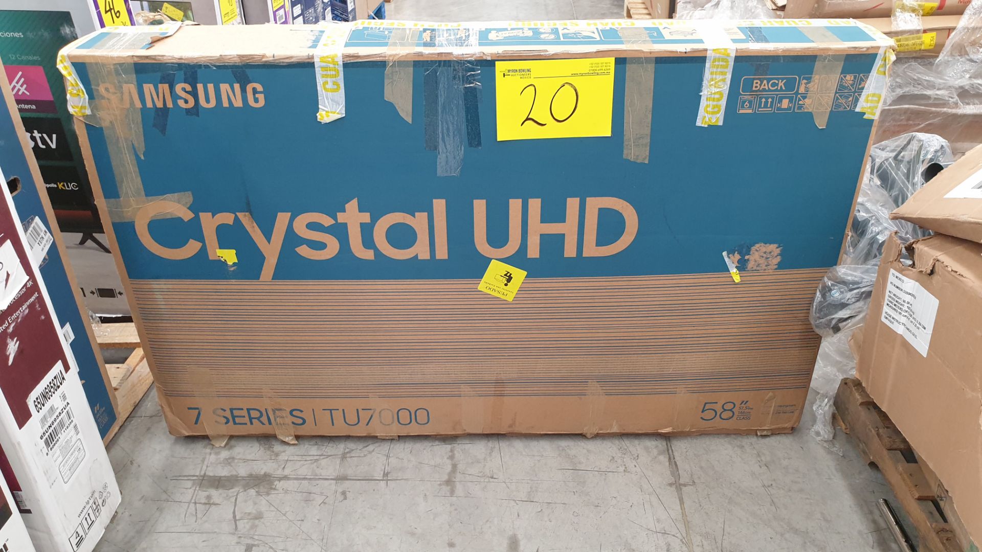 Lote de 3 Pantallas incluye 1 Pantalla marca LG UHD TV de 65"