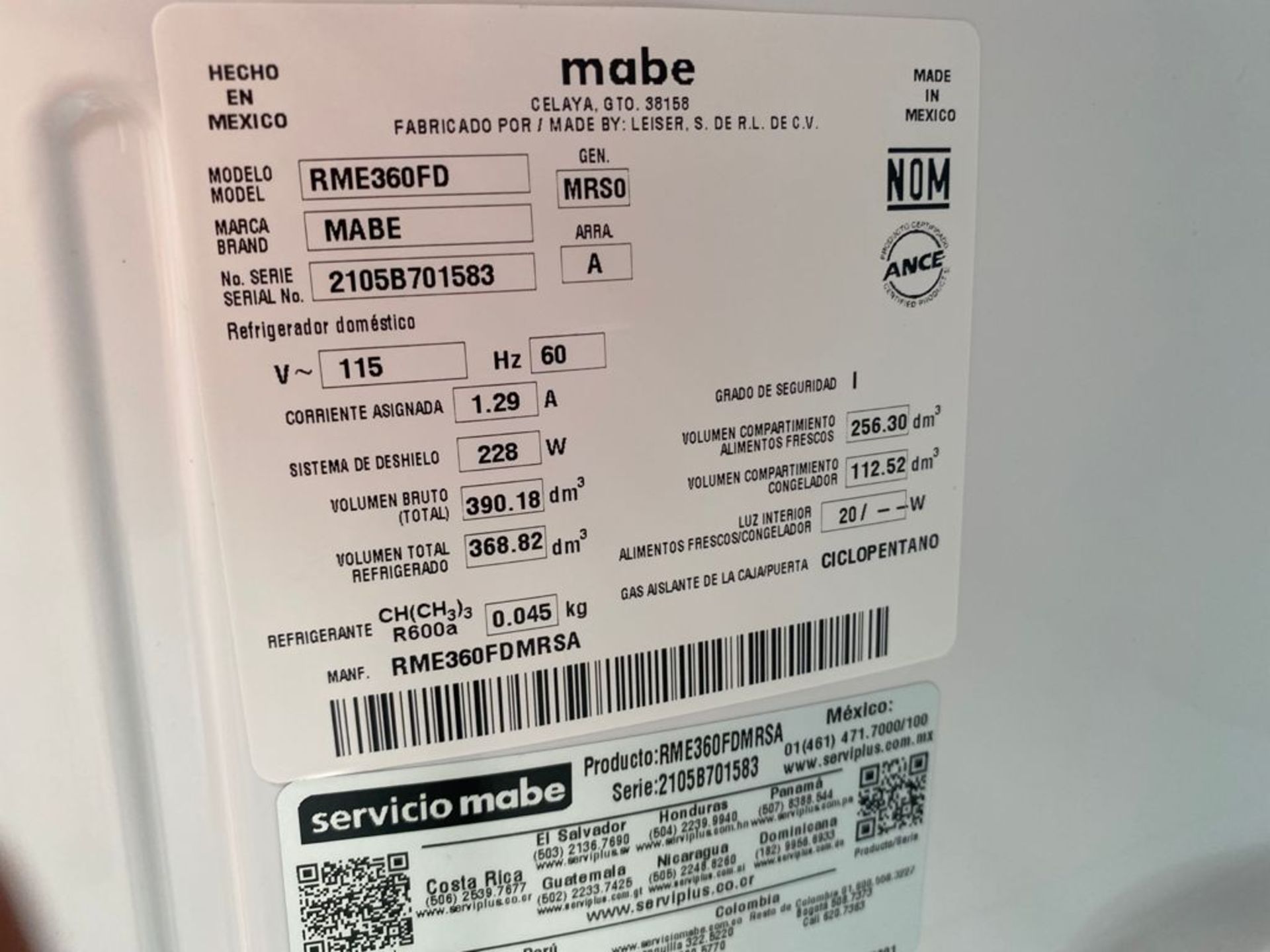 1 Refrigerador marca Mabe color gris con despachador de agua modelo RME360FD - Image 18 of 22