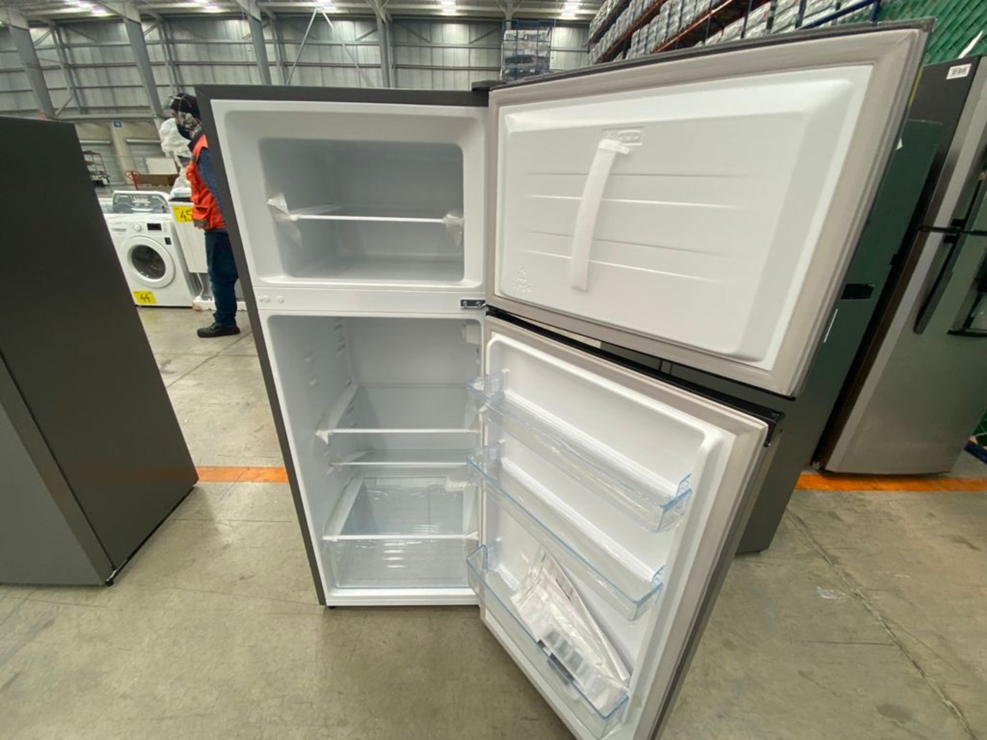 1 Refrigerador marca Hisense color gris modelo RT80D6AWX - Image 13 of 20