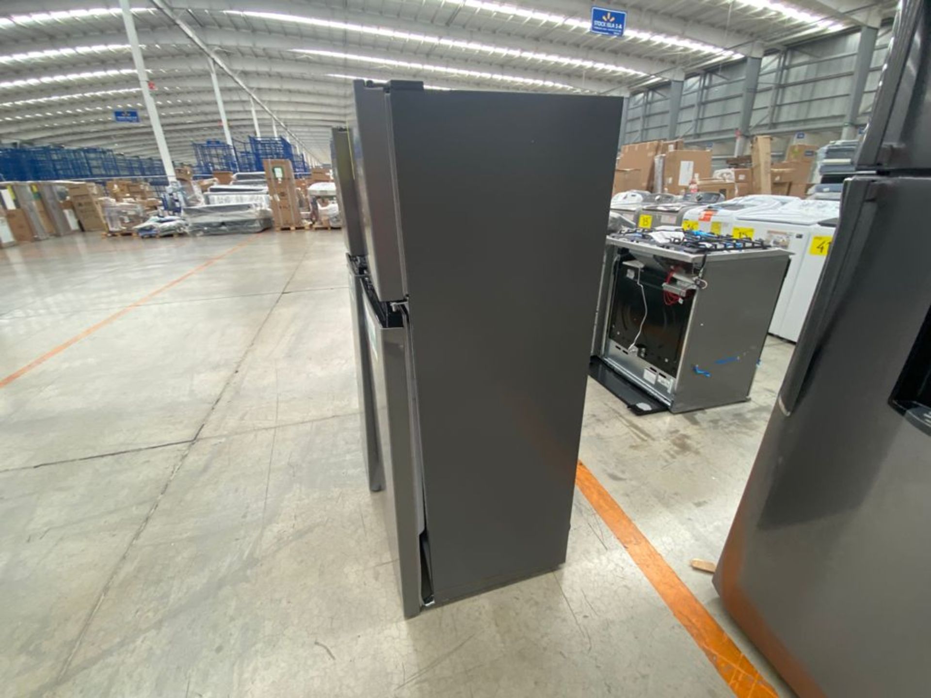 2 Refrigeradores marca Hisense color gris modelo RT80D6AWX - Image 6 of 28