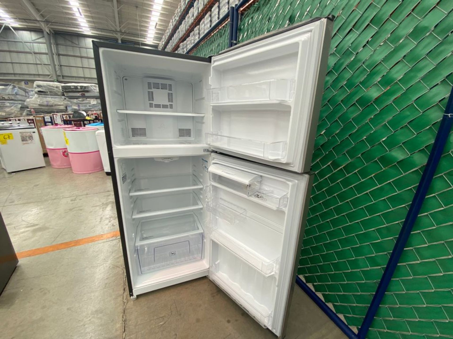 1 Refrigerador marca Mabe color gris con despachador de agua modelo RME360FD - Image 21 of 22