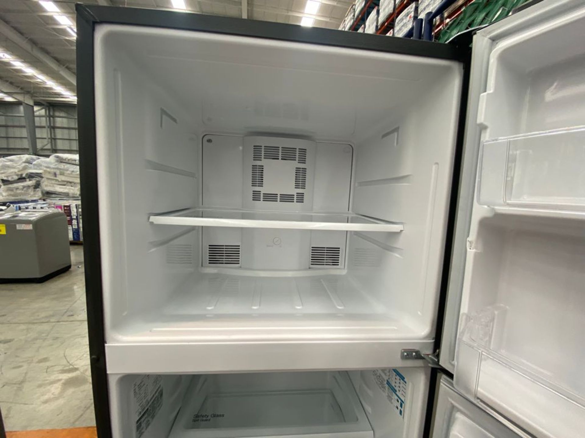 1 Refrigerador marca Mabe color gris con despachador de agua modelo RME360FD - Image 14 of 22