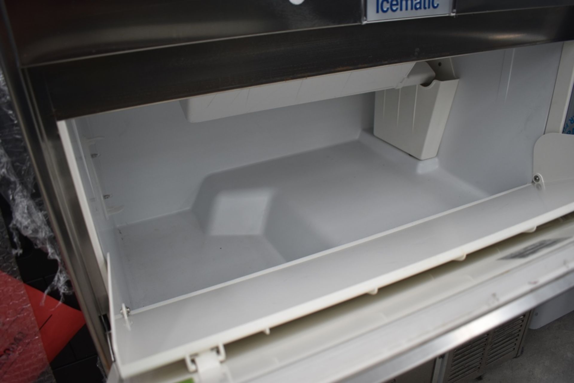 Fábrica De Hielo Autocontenida Marca Icematic, Modelo E90 Marca, Capacidad 90 Kg, 220v/60hz - Image 8 of 11