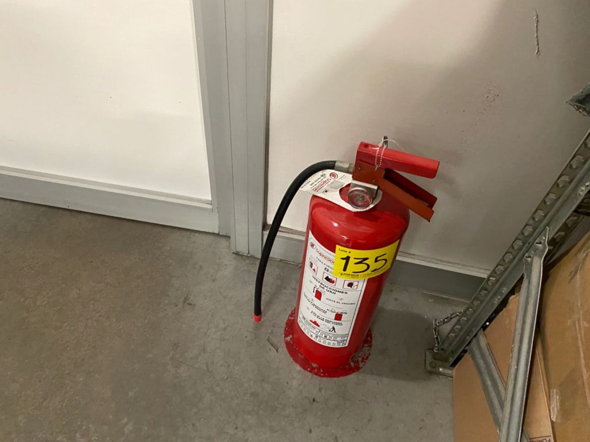 Lote de 21 Extintores distribuidos en toda la tienda - Image 7 of 56