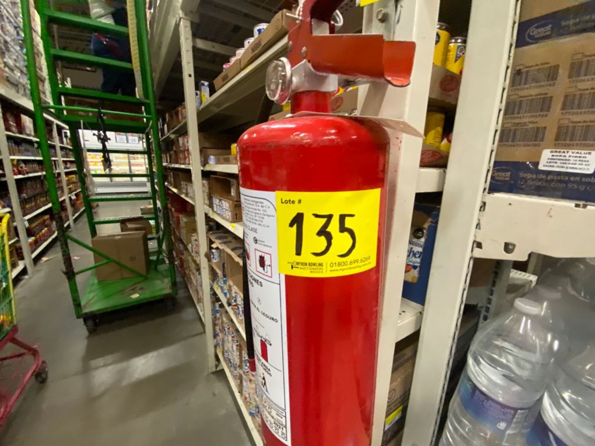 Lote de 21 Extintores distribuidos en toda la tienda - Image 23 of 56