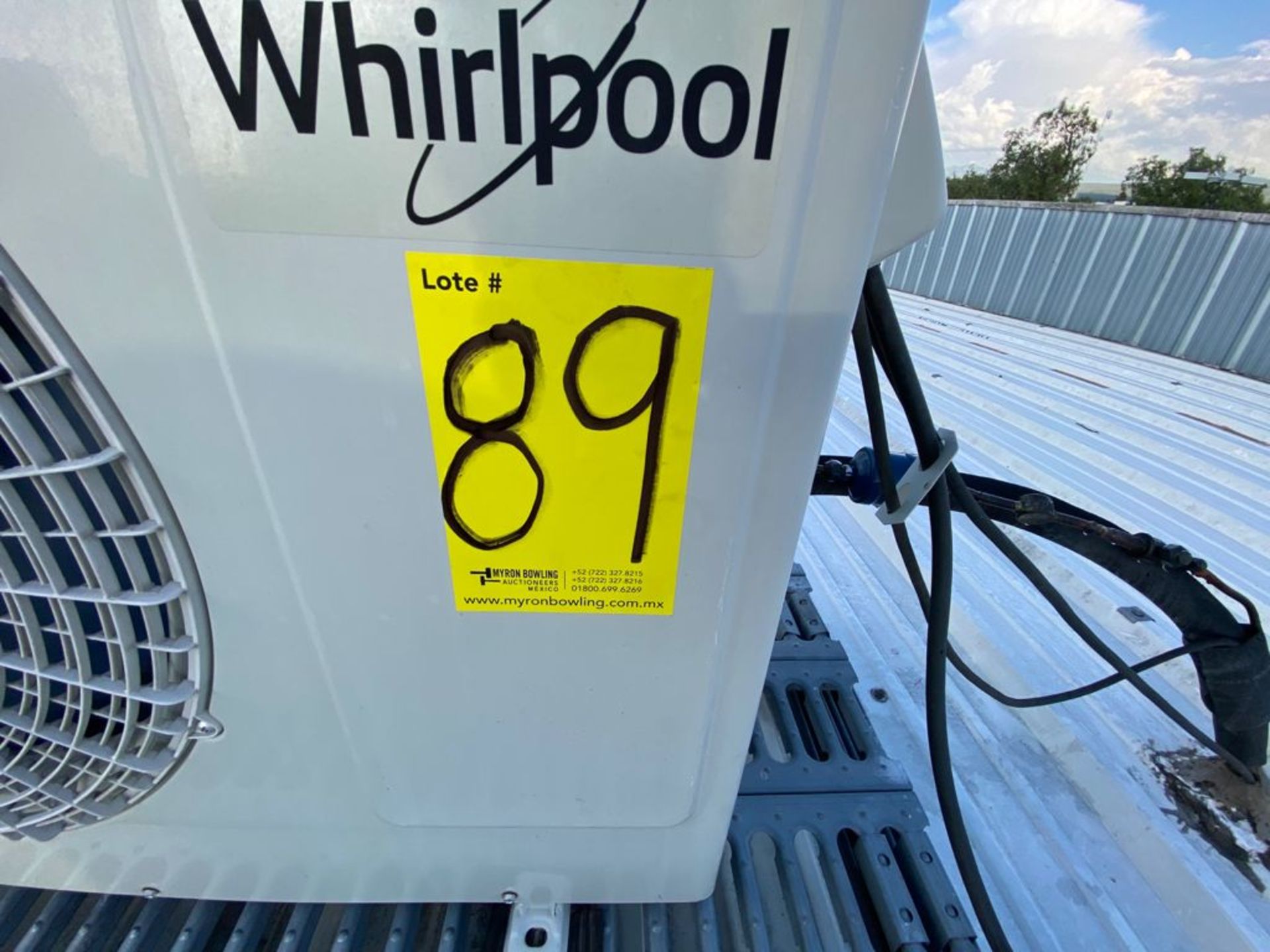 Unidad de aire acondicionado tipo mini split marca Whirlpool - Image 25 of 26