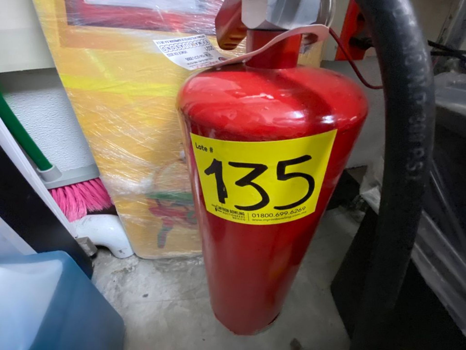 Lote de 21 Extintores distribuidos en toda la tienda - Image 4 of 56