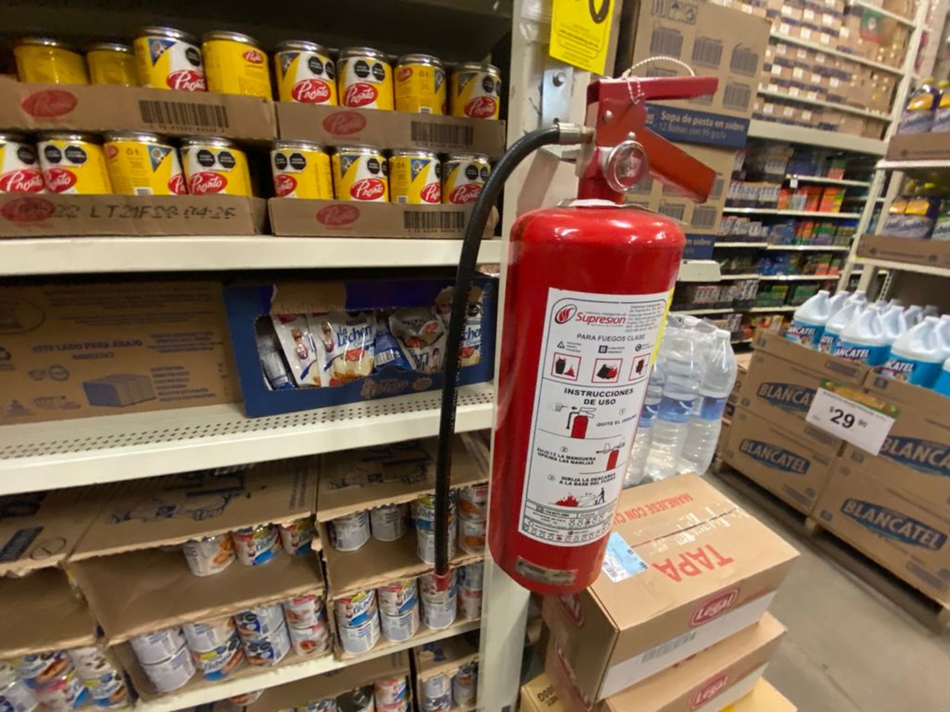 Lote de 21 Extintores distribuidos en toda la tienda - Image 26 of 56
