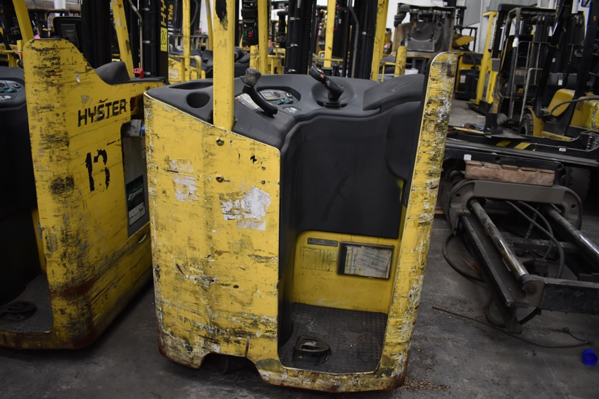 Hyster Electric Forklift, Model E40HSD2-21, S/N B219N02763M, 3850 lb Capacity - Image 13 of 24