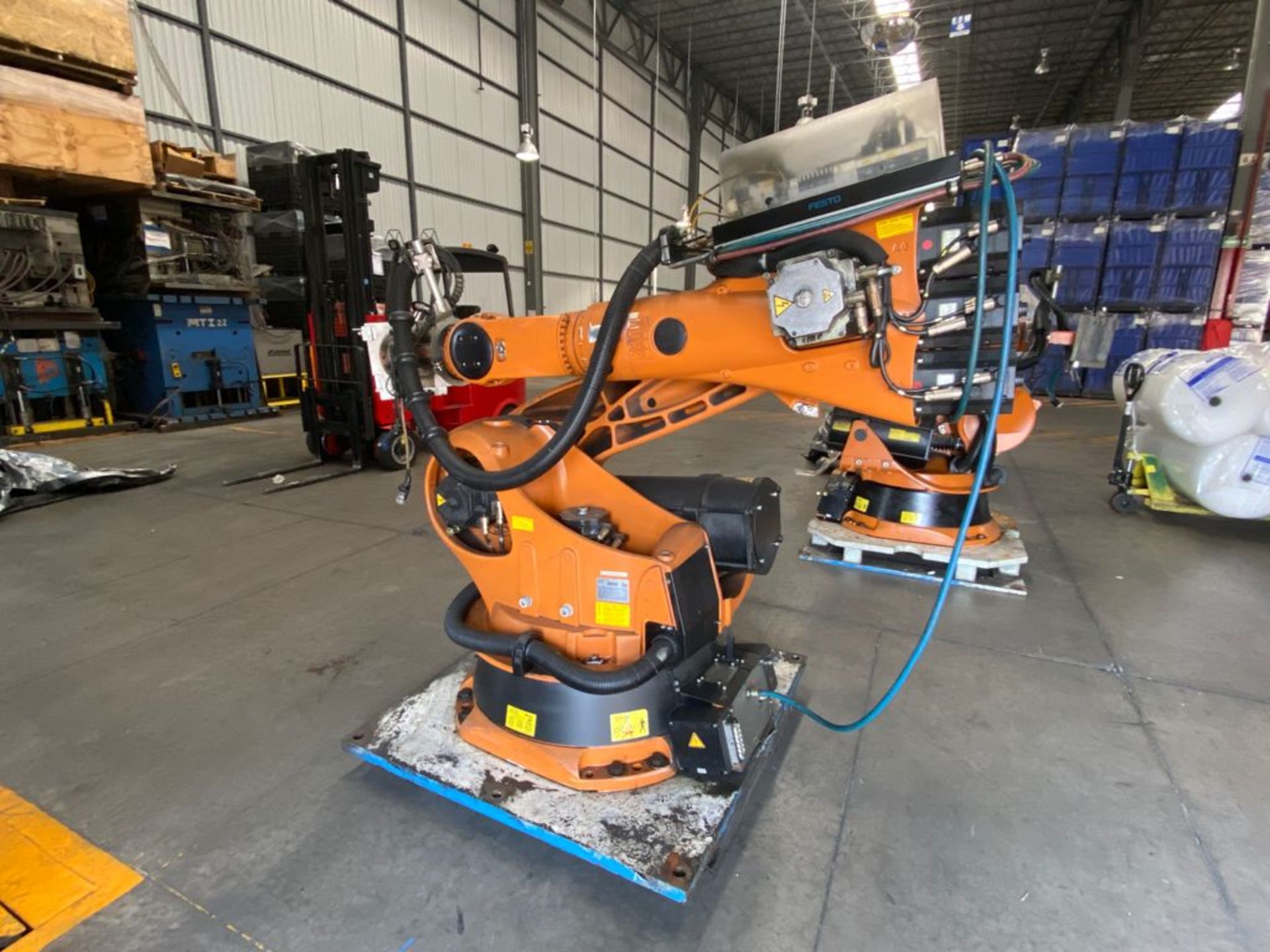 Kuka Articulated Robot, Model 0000107295, type KR 210 2000, Serial 812777, year 2005 - Image 17 of 49