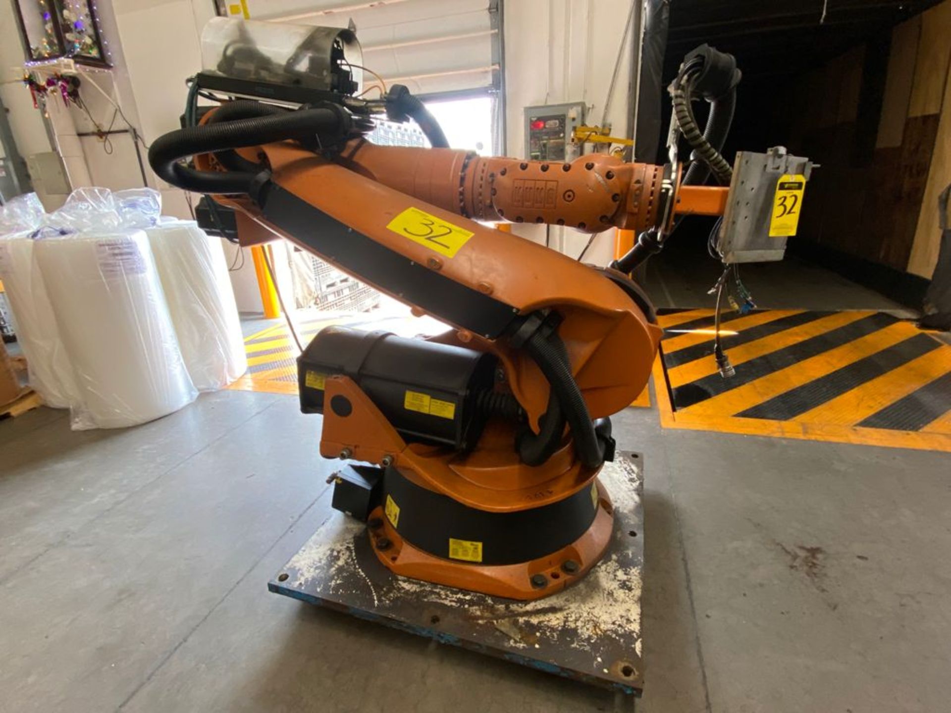 Kuka Articulated Robot, Model 0000107295, type KR 210 2000, Serial 812777, year 2005 - Image 2 of 49