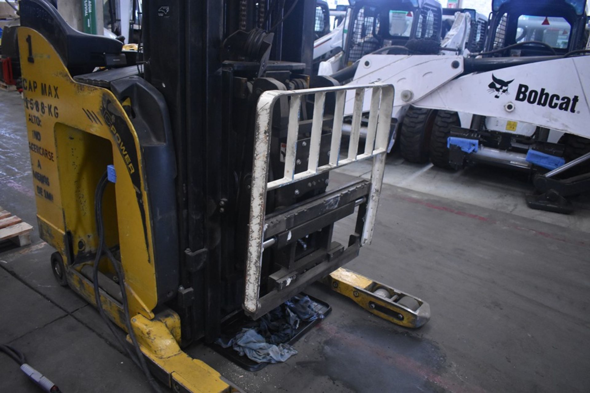 Yale Electric Forklift, Modelo NDR035EANL36TE157, No. Serie C861N03083H, Año 2010, 3500 lb Capacity - Image 21 of 38