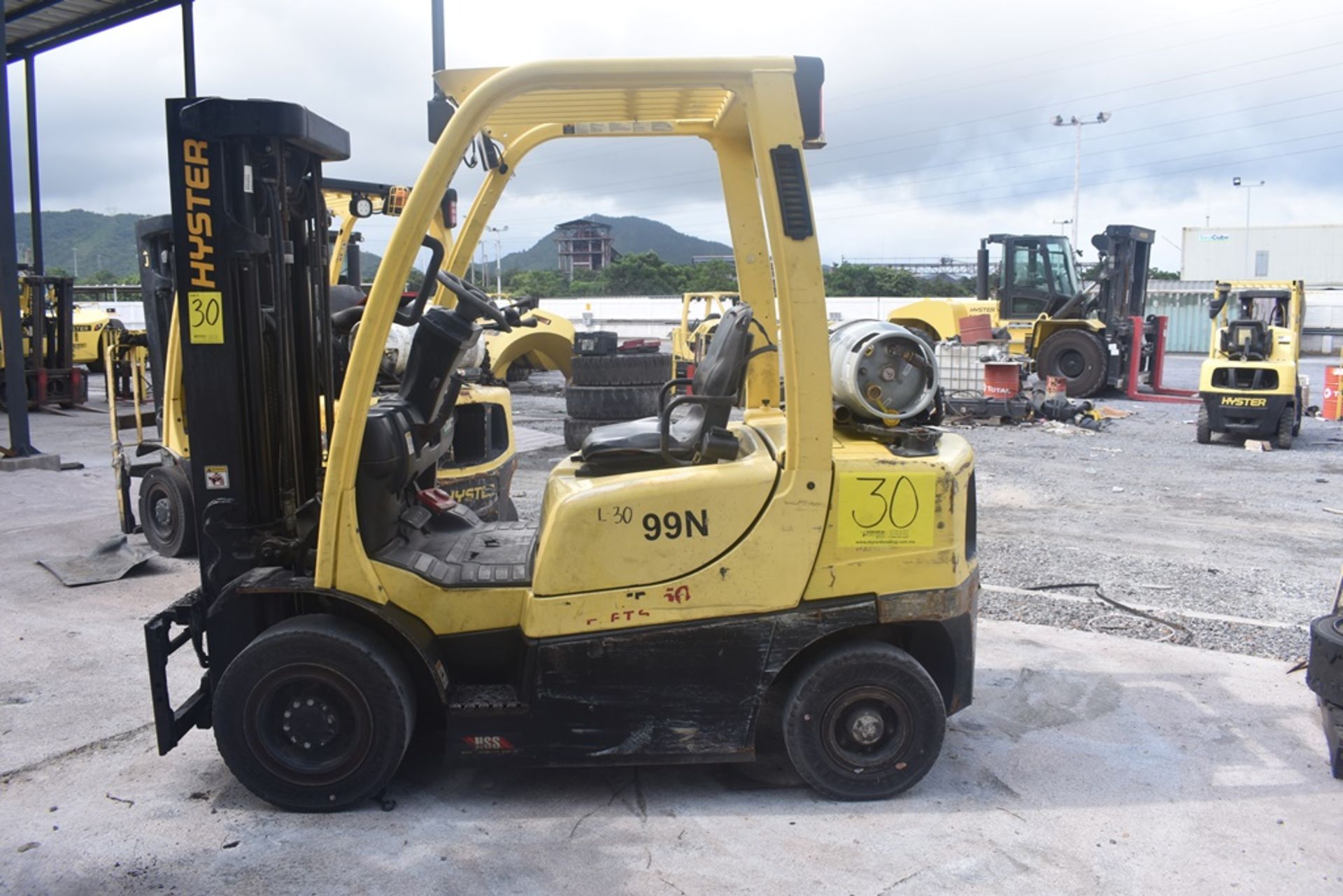 Hyster Forklift, Modelo H50FT, S/N P177V02699N, Year 2015, 5000 lb, Hours 8272 - Image 4 of 54