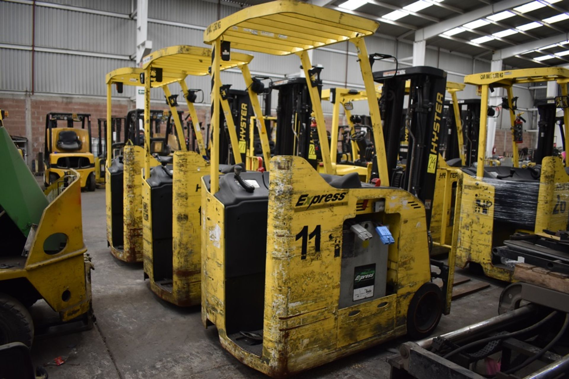 Hyster Electric Forklift, Model E40HSD2-21, S/N B219N02763M, 3850 lb Capacity - Image 9 of 24