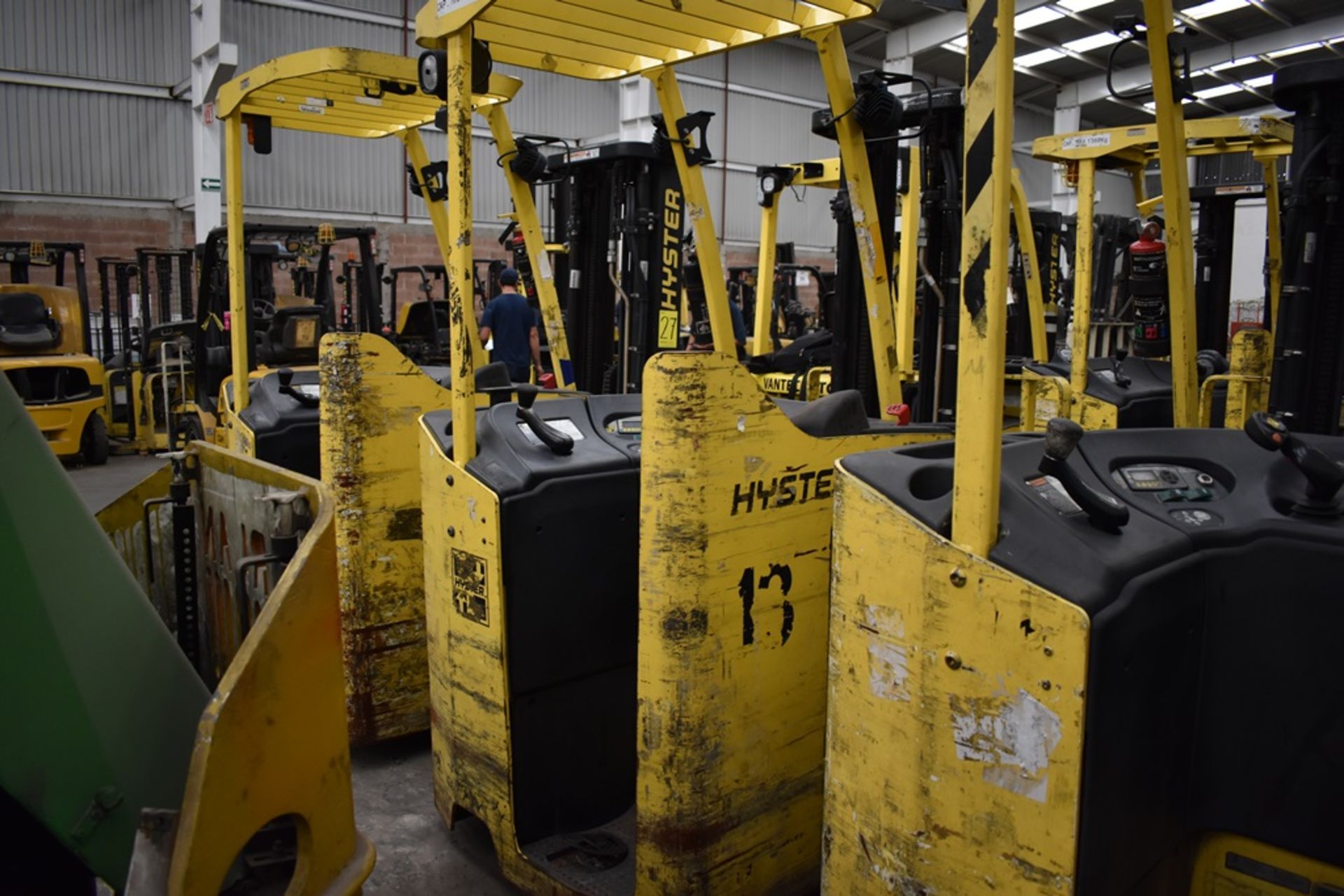 Hyster Electric Forklift, Model E30HSD2-18, S/N B219N02353L, 2850 lb Capacity - Image 9 of 22