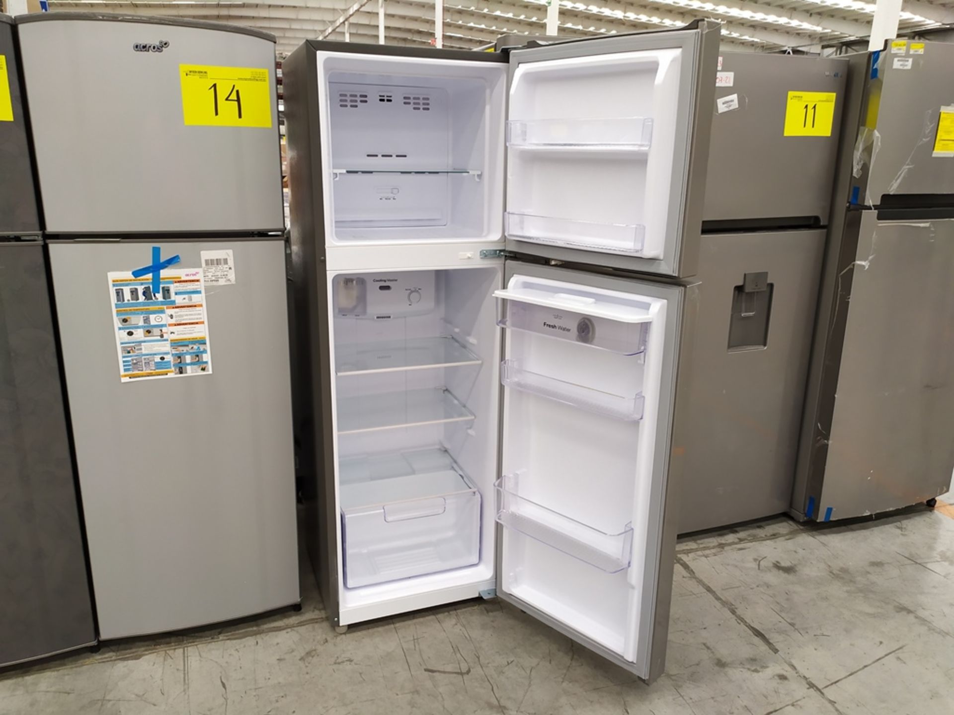 Refrigerador marca Winia, Modelo DFR-25210GMDX, Serie MR215N07201182, Color Gris con dispensador de - Image 7 of 11