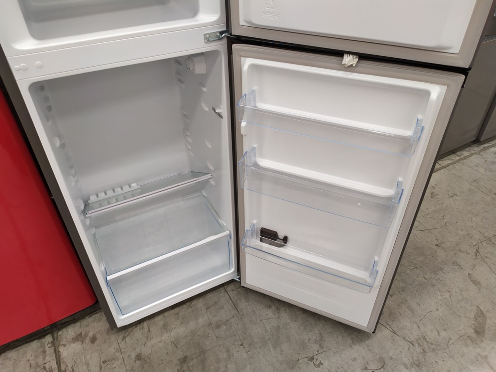 Refrigerador marca Hisense, Modelo RT80D6AWX, Serie 1B0205Z0080JBDX50P31072, Color Gris, Golpeado, - Image 10 of 13