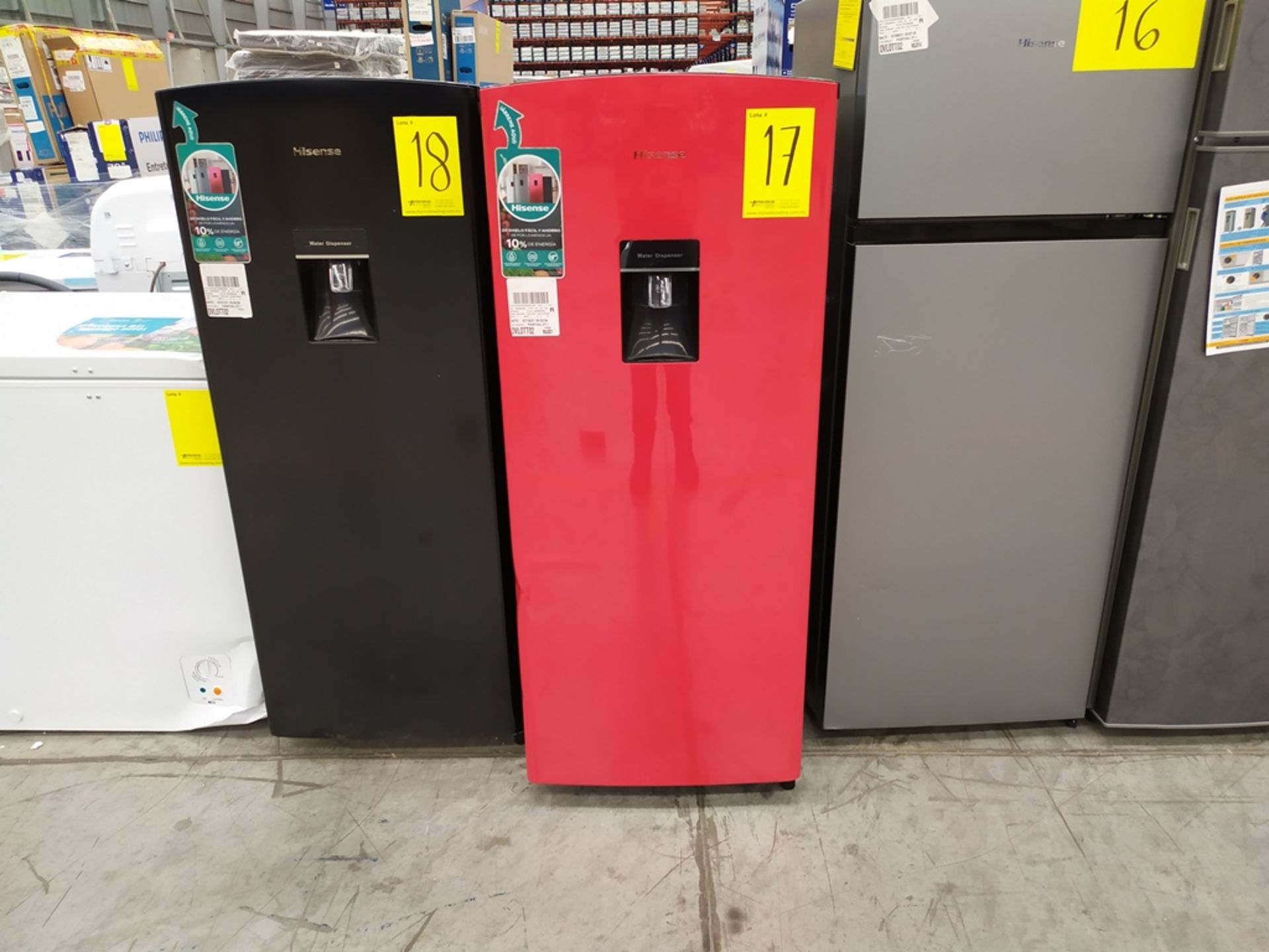 Refrigerador Convencional marca Hisense, Modelo RR63D6WRX, Serie 1B0176Z0200JBC147E20005, Color Roj