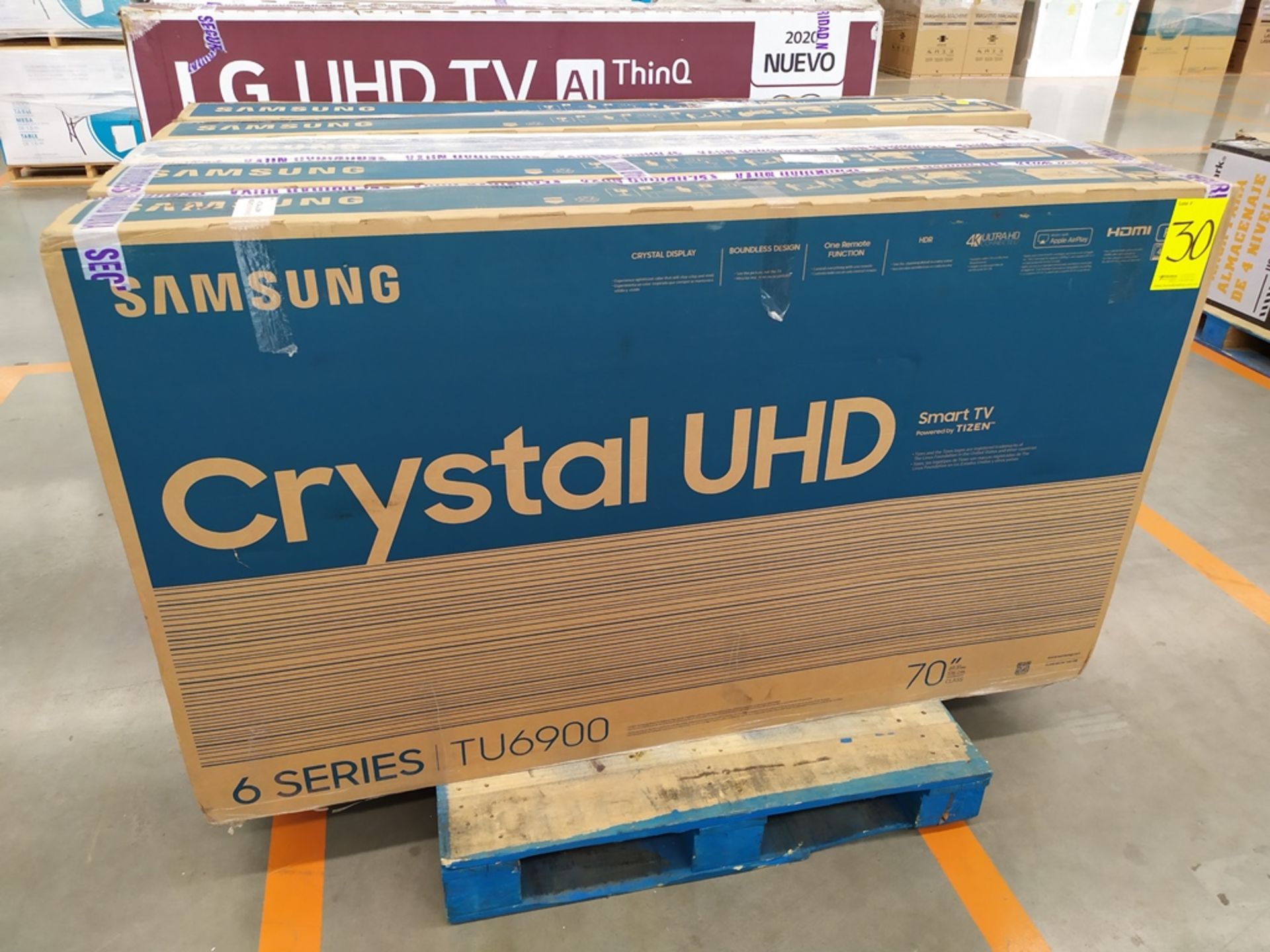 Pantalla Smart TV Marca Samsung De 70" 6 Series Modelo TU6900 No De Serie 0AWE3CFNA00519 - Image 8 of 16