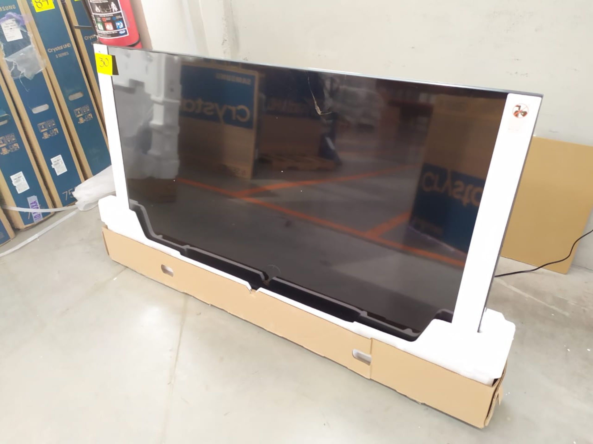 Pantalla Smart TV Marca Samsung De 70" 6 Series Modelo TU6900 No De Serie 0AWE3CFNA00519 - Image 14 of 16