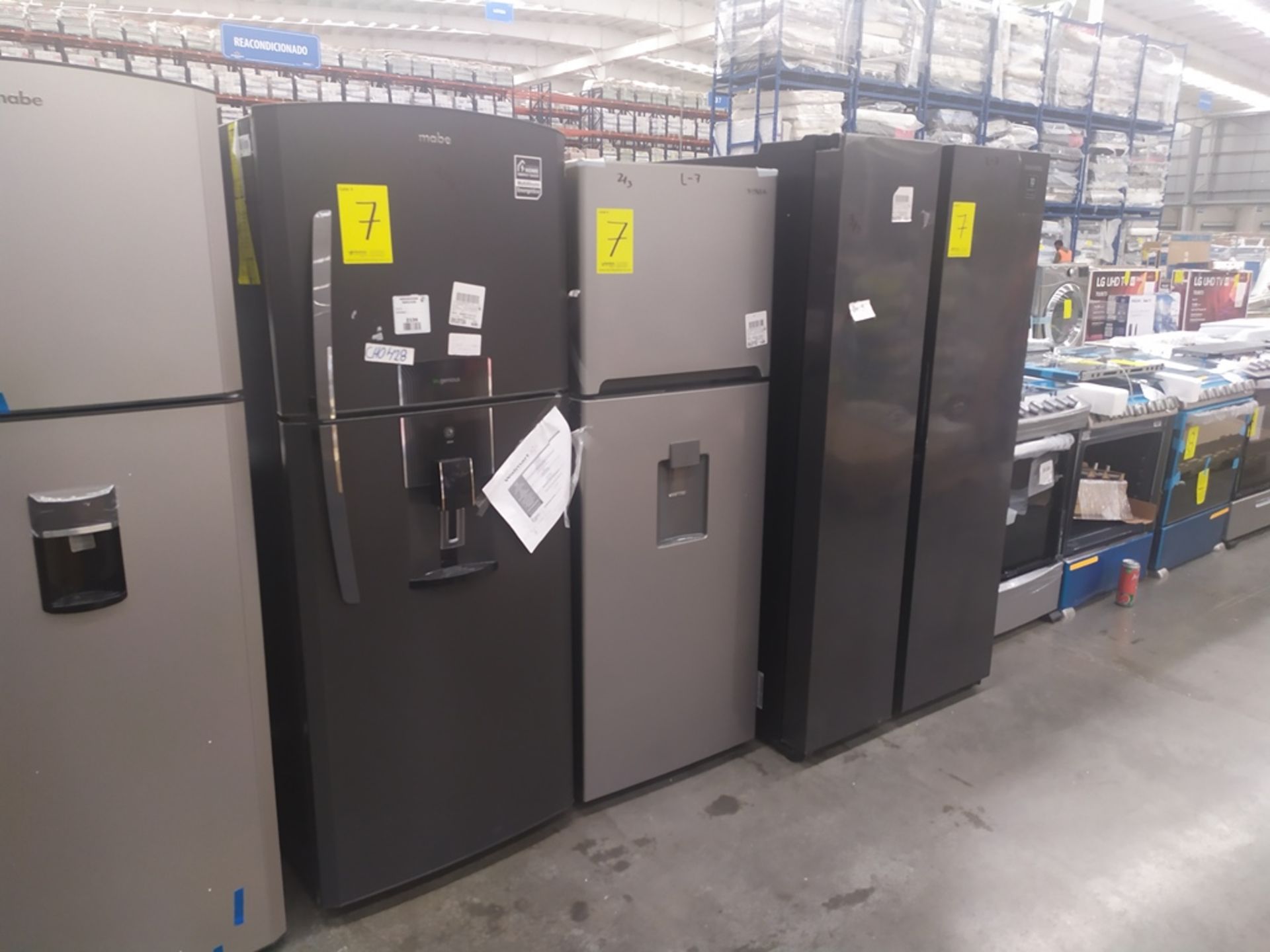 3 Refrigeradores, uno Marca Mabe, Modelo RME360FD, Serie 2106B508051, Color Negro con dispensador d - Image 6 of 15