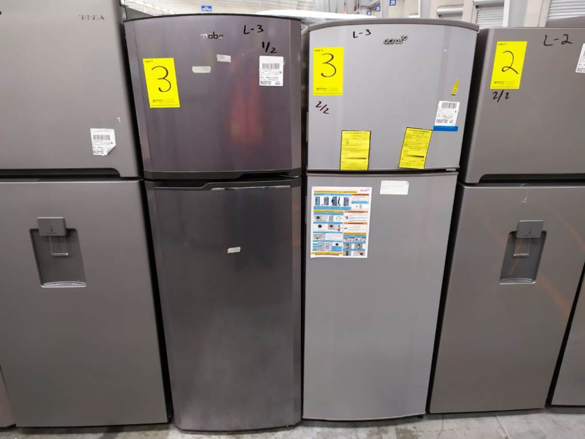 2 Refrigeradores, uno Marca Mabe, Modelo RMT510RY, Serie 2107B401729, Color Negro con dispensador d - Image 3 of 11