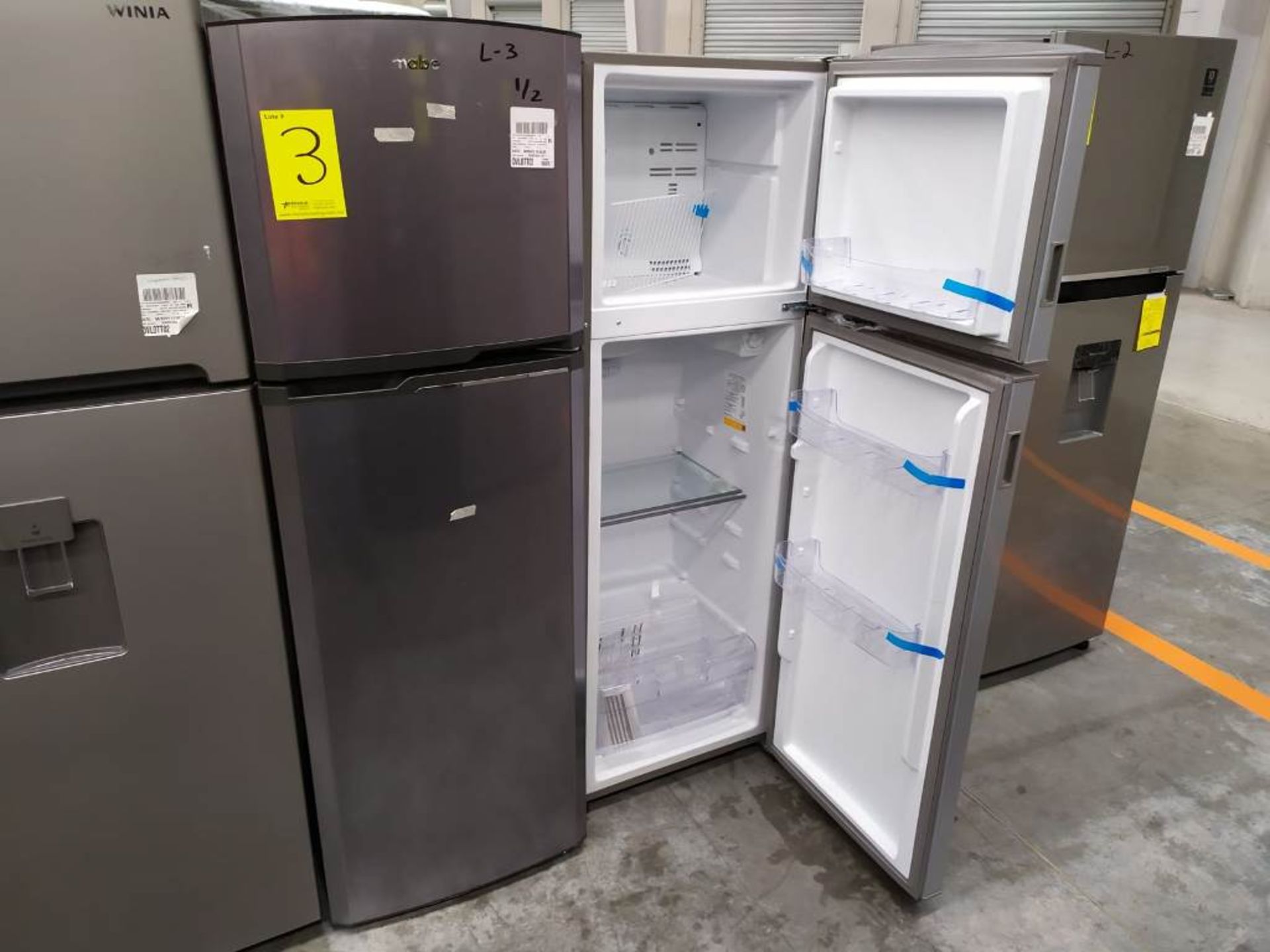 2 Refrigeradores, uno Marca Mabe, Modelo RMT510RY, Serie 2107B401729, Color Negro con dispensador d - Image 8 of 11