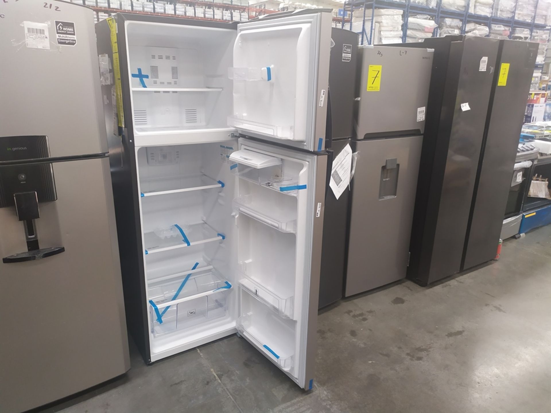 2 Refrigeradores, uno Marca Mabe, Modelo RME360FD, Serie 2106B504943, Color Gris con dispensador de - Image 5 of 10