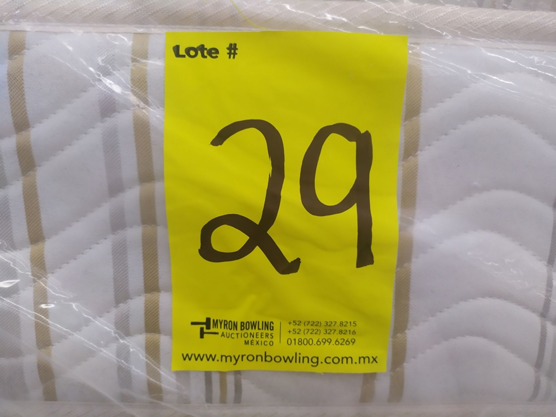 Lote de 7 colchones: 3 King Size Marca Spring Air LB-342906 / 342908 / 342907 y 4 King Size Marca R - Image 7 of 7