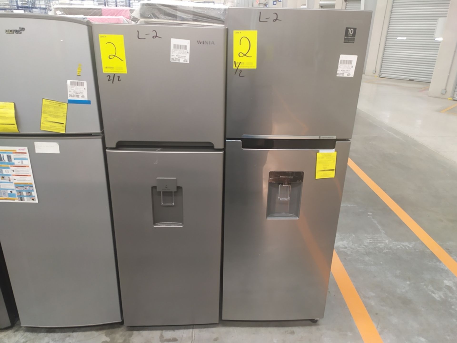 2 Refrigeradores, uno Marca Samsung, Modelo RT32K5710S8, Serie 0ARB4BAR600275H, Color Gris con disp