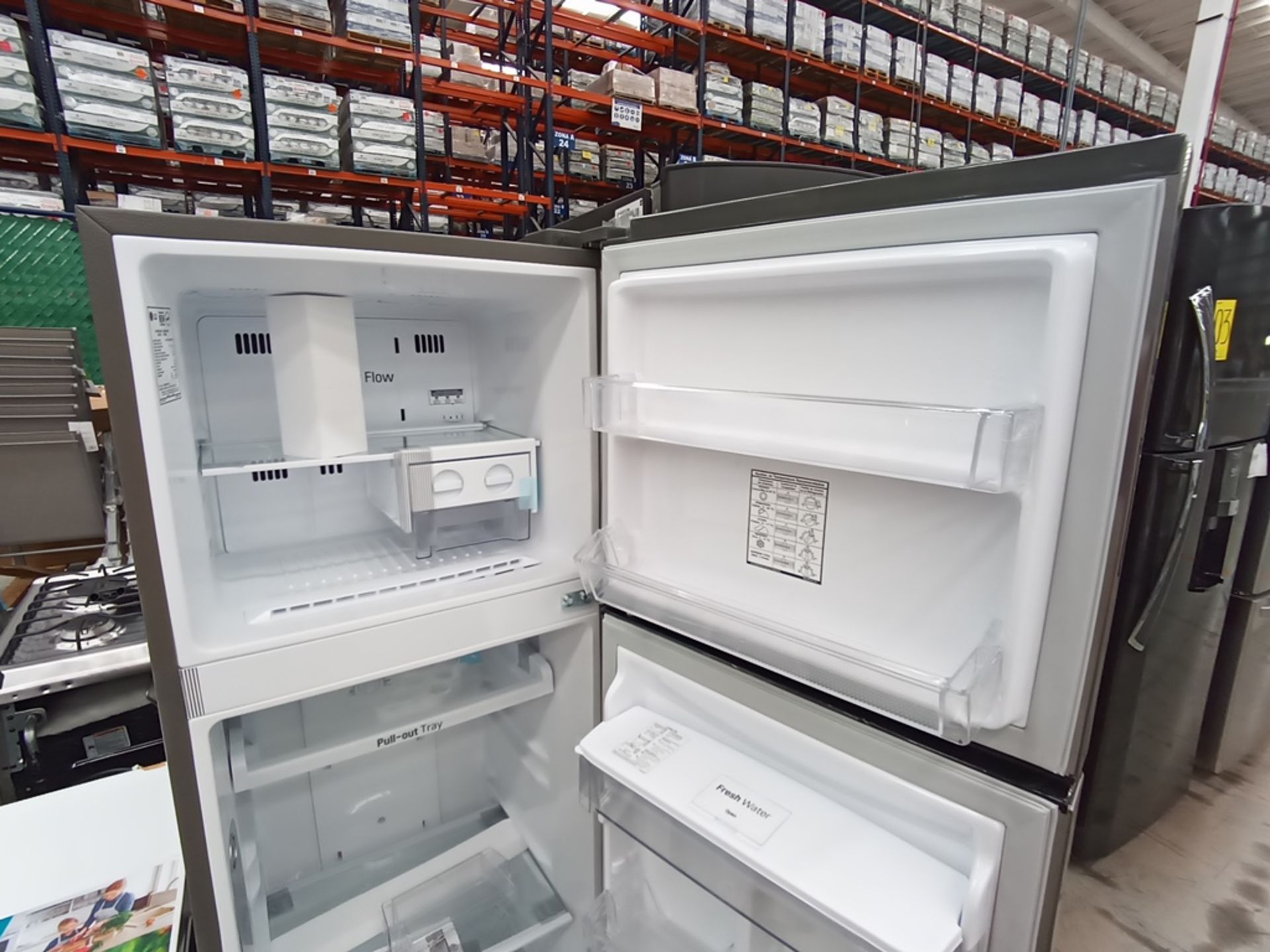 1 Refrigerador con dispensador de agua, Marca LG, Modelo GT29WDC, Serie 104MRUY2D310, Color Gris, G - Image 8 of 10