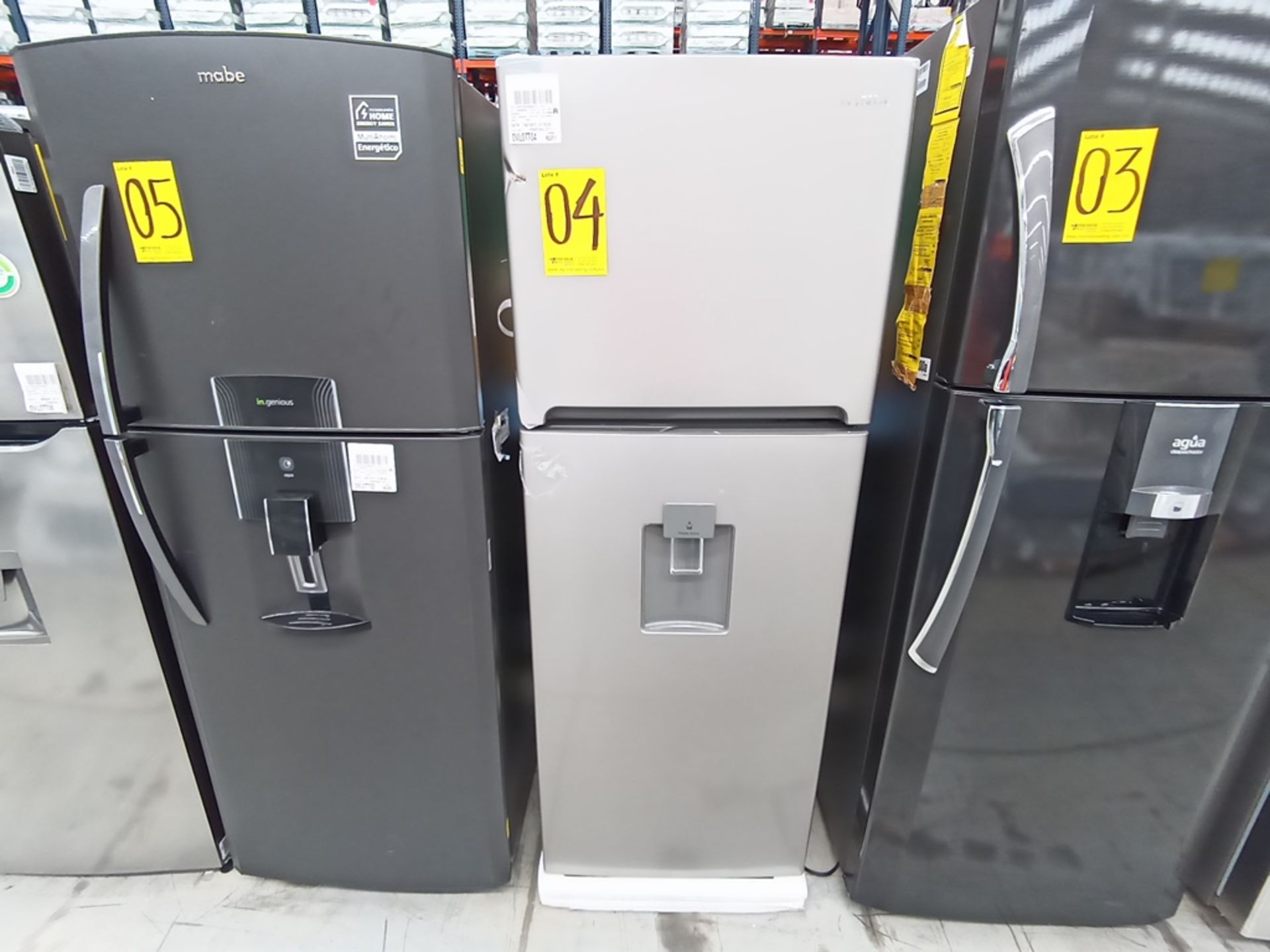 1 Refrigerador con dispensador de agua, Marca Winia, Modelo DFR-32210GMX, Serie MR217N10140659, Col - Image 2 of 10