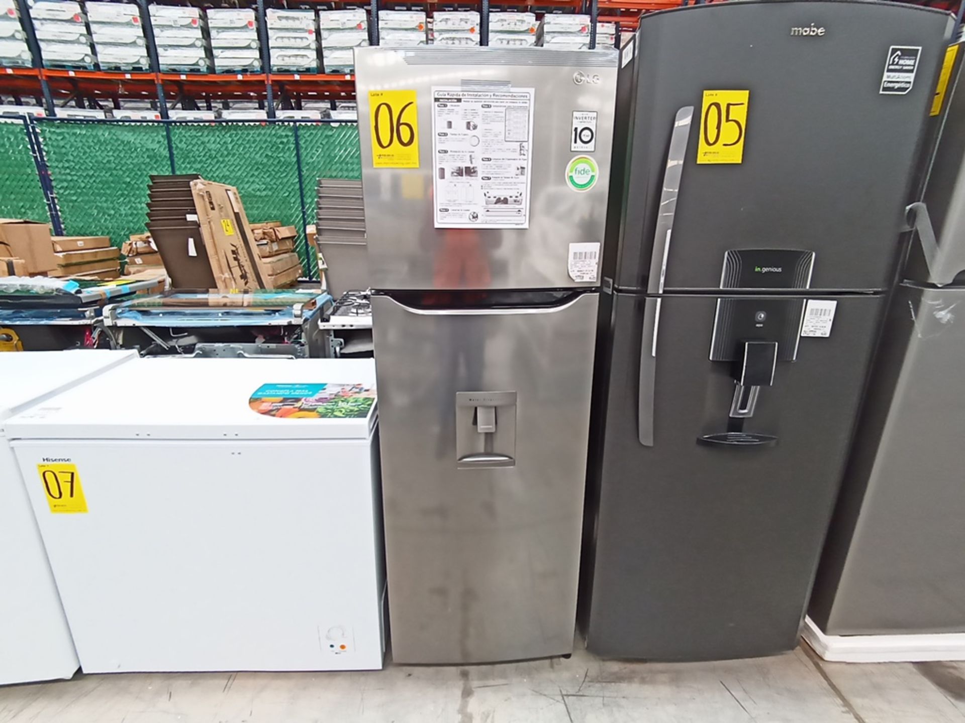 1 Refrigerador con dispensador de agua, Marca LG, Modelo GT29WDC, Serie 104MRUY2D310, Color Gris, G - Image 2 of 10