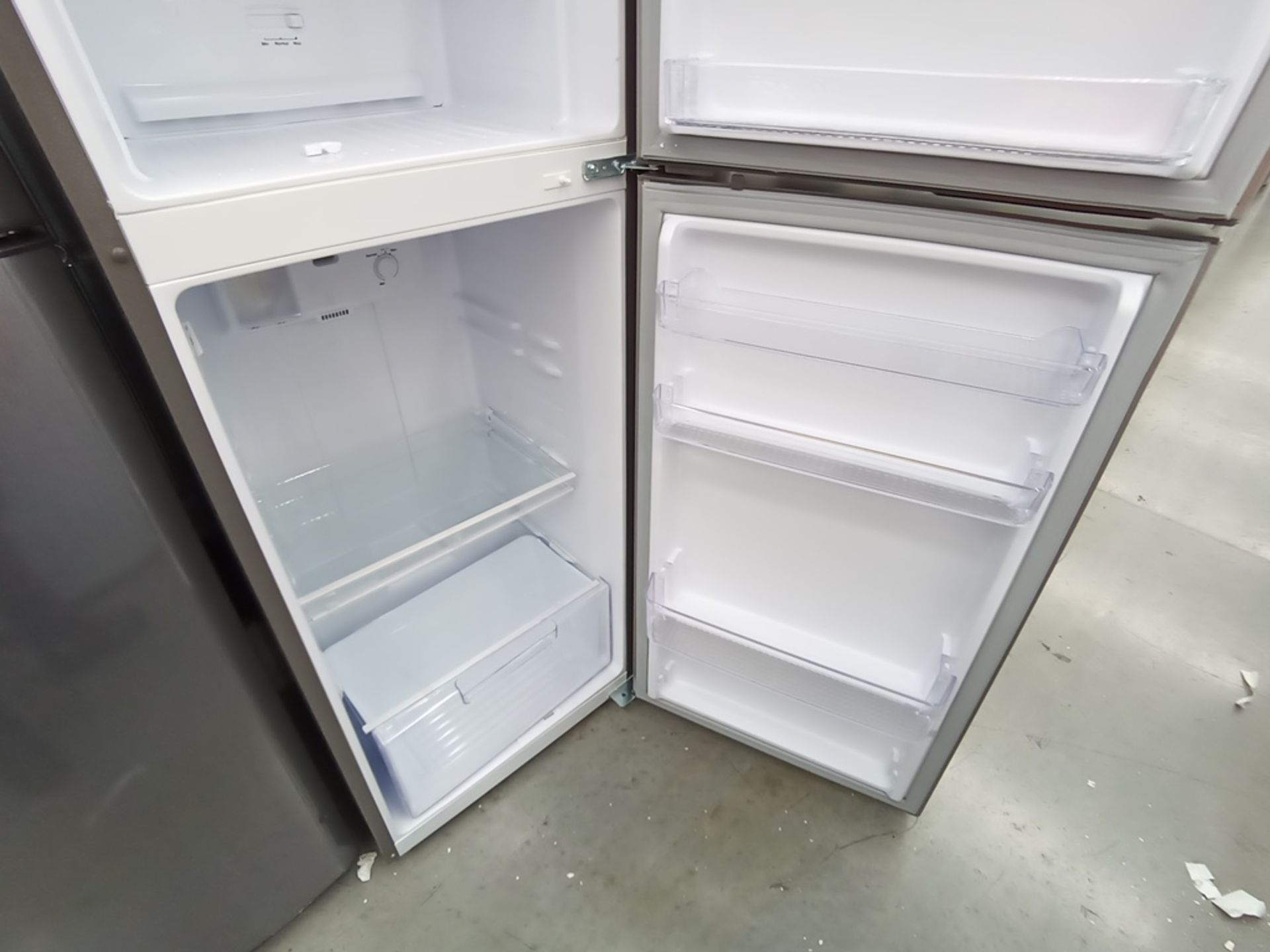 Lote de 2 refrigeradores contiene: 1 Refrigerador con dispensador de agua, Marca Winia, Modelo DFR- - Image 10 of 15