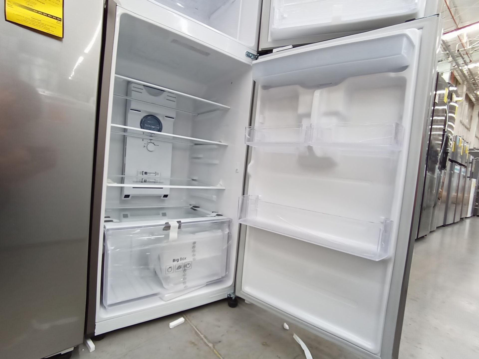 Lote de 2 refrigeradores contiene: 1 Refrigerador con dispensador de agua, Marca Samsung, Modelo RT - Image 13 of 15